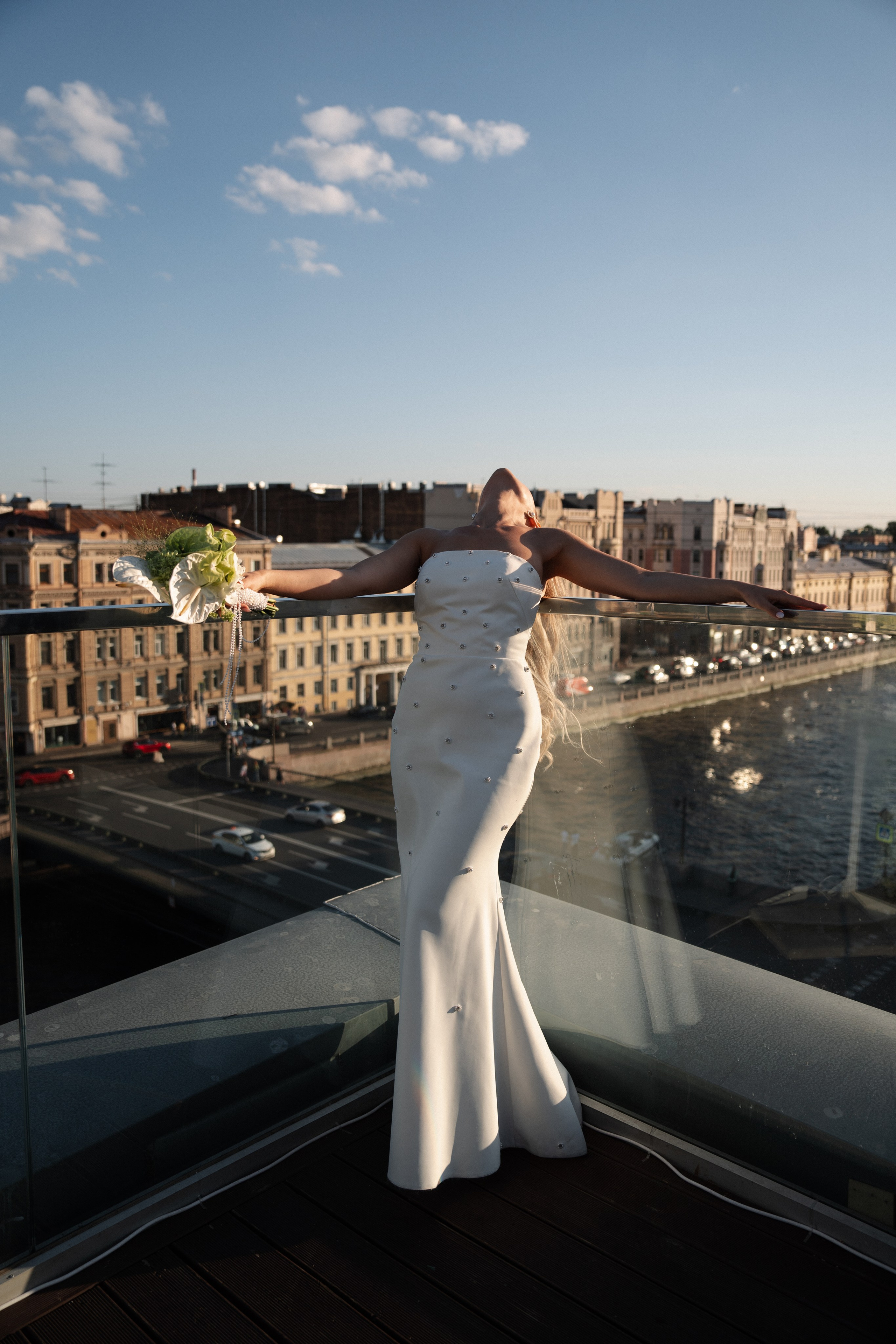 Виктория & Роман. Камерная городская свадьба в видовом ресторане в стиле современная классика. Свадебный фотограф организатор в Санкт-Петербурге Ассоль Опарина
