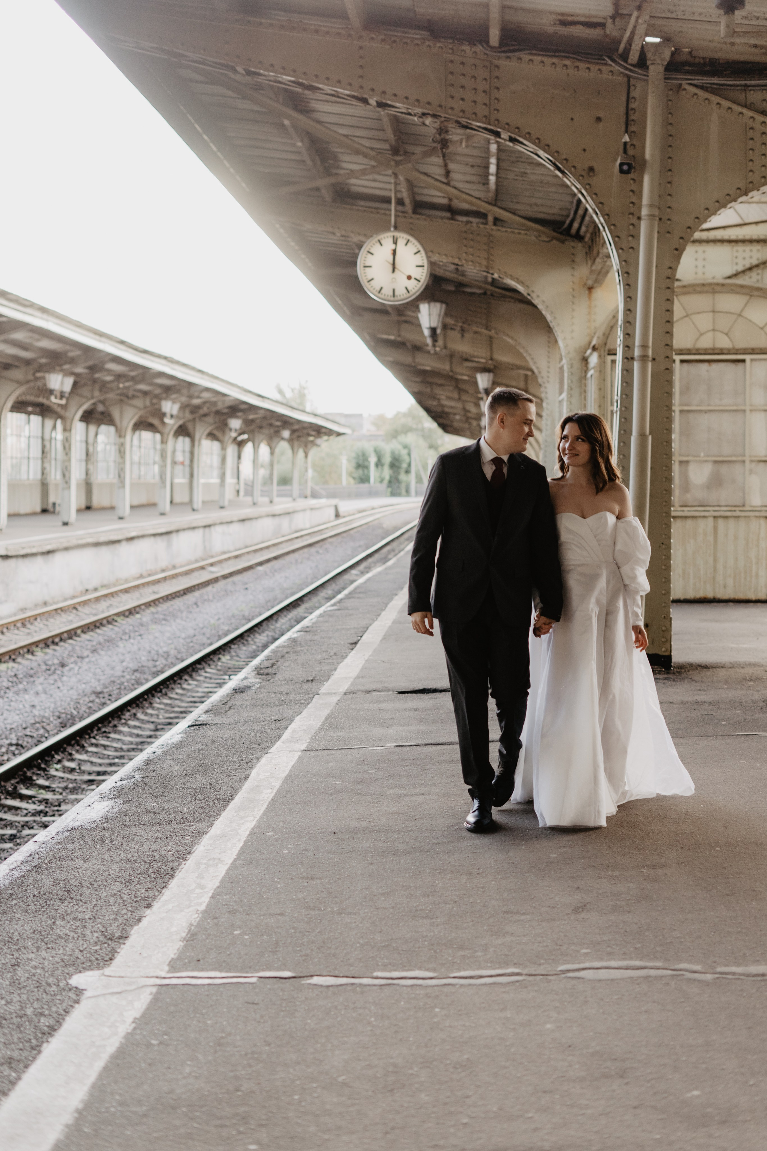 Оксана & Денис | Влюбленные на вокзале. Дина Альбур | Фотограф в Санкт-Петербурге