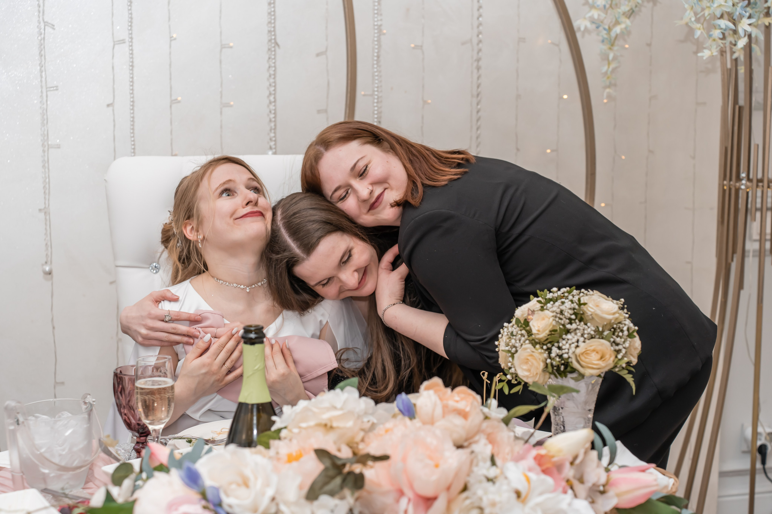 Оставьте заявку на свадебную фотосессию прямо сейчас и получите незабываемые кадры, которые будут радовать вас всю жизнь.