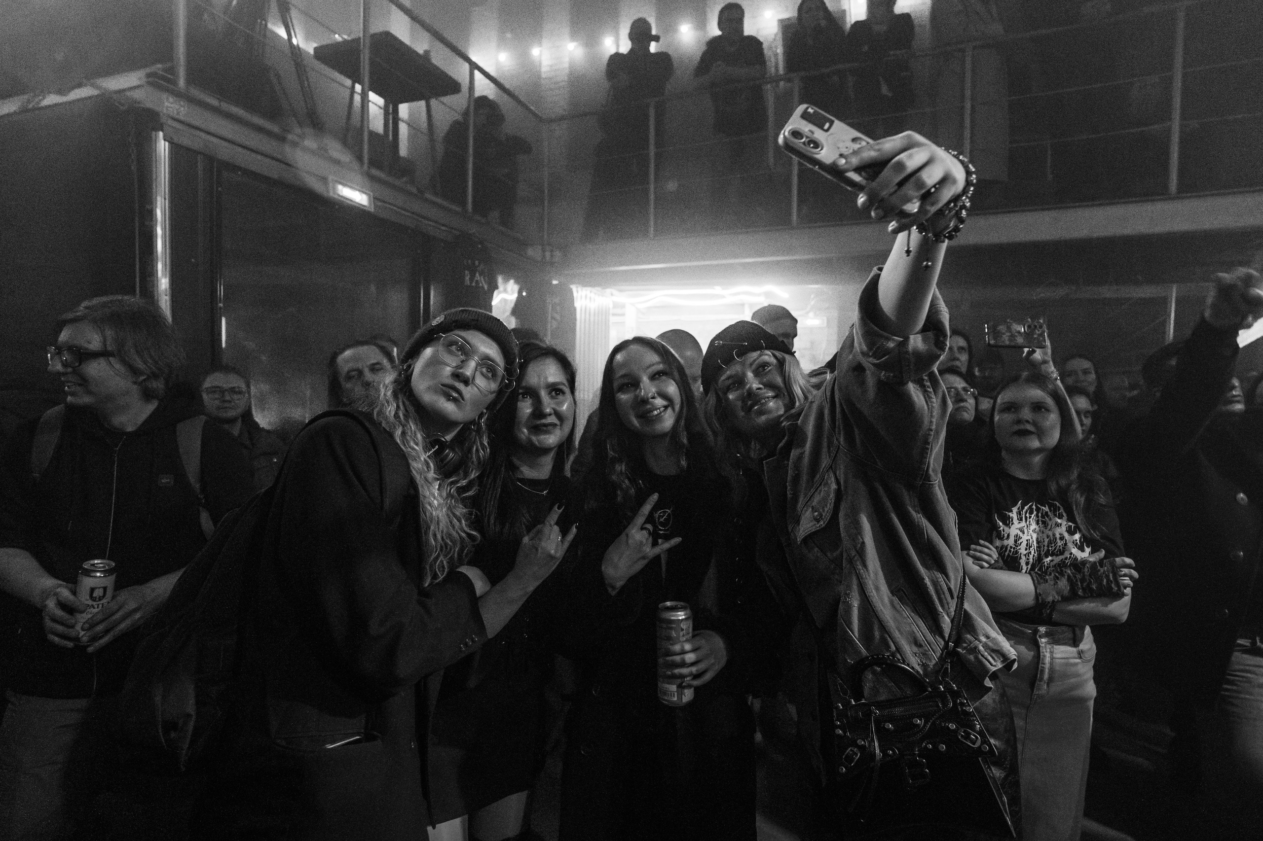 Inside the Rain|Ласточка. Концертный и репортажный фотограф в Санкт-Петербурге Слава Пахомов