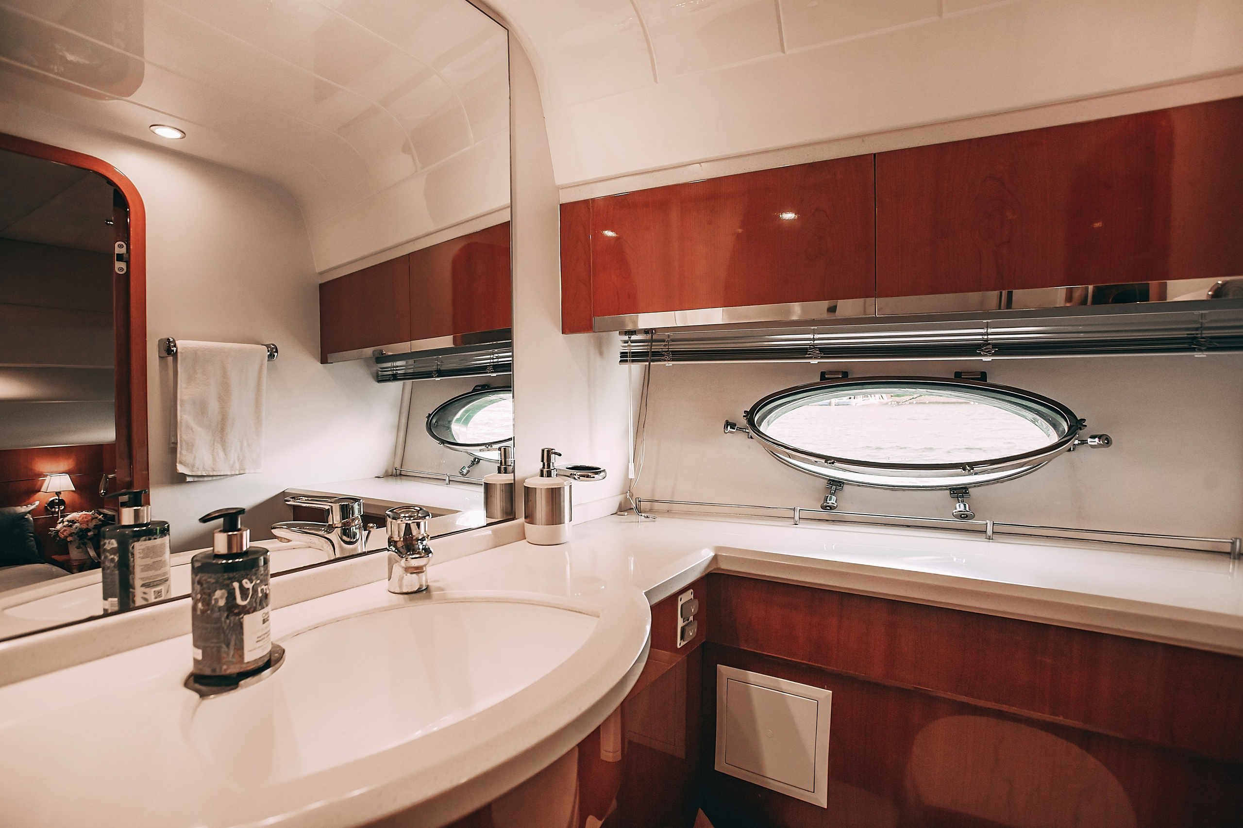 Яхта Princess 57 Esperanza. SPB Rent Boats|аренда катеров и теплоходов