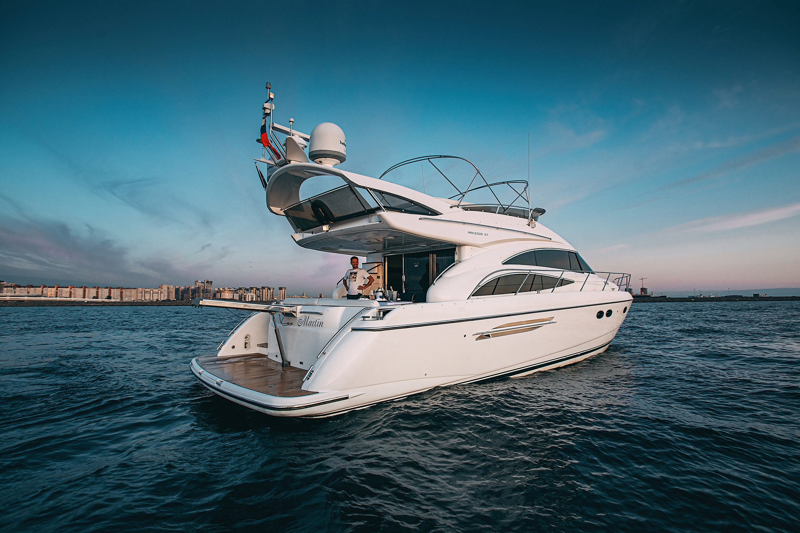 Яхта Princess 57 Esperanza. SPB Rent Boats|аренда катеров и теплоходов