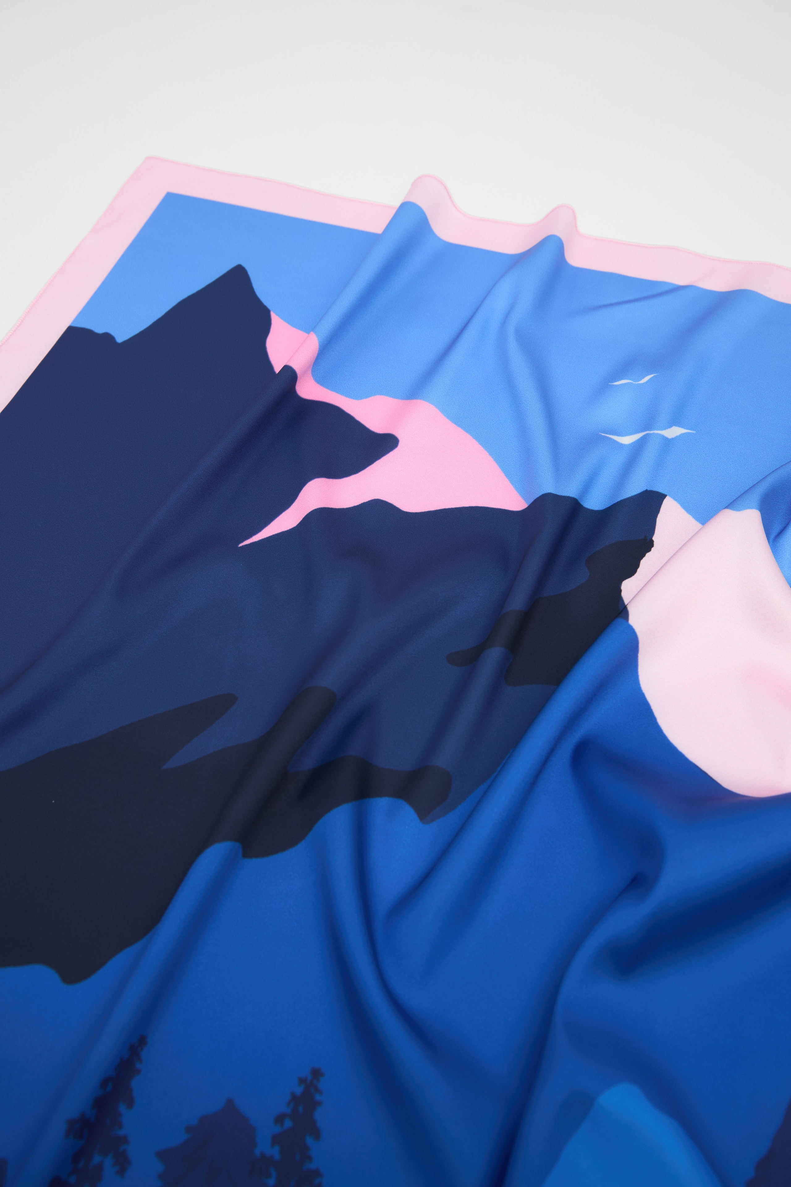 Головные уборы. Предметная фотосъемка в Алматы. Предметный фотограф для маркетплейстов Артур Ахмадиев