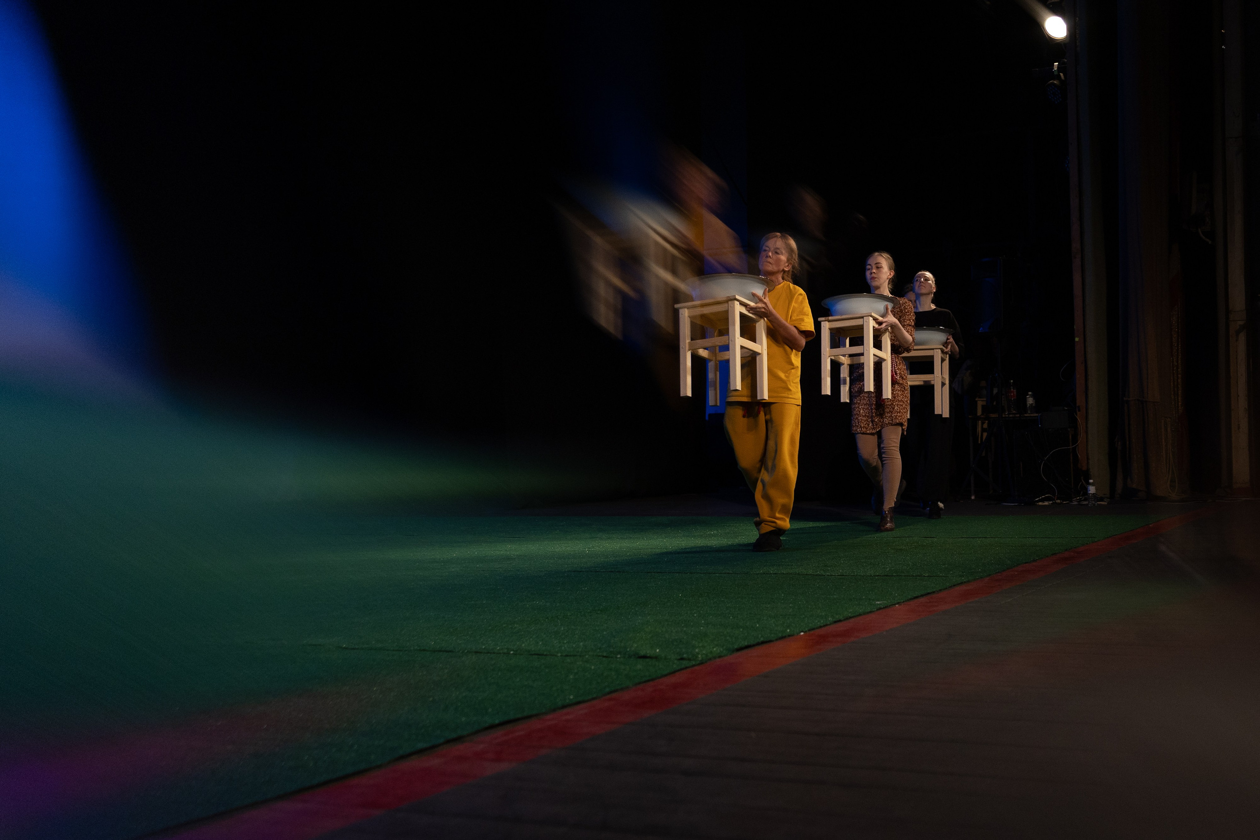 Спектакль Егора Дружинина «Всюду жизнь»