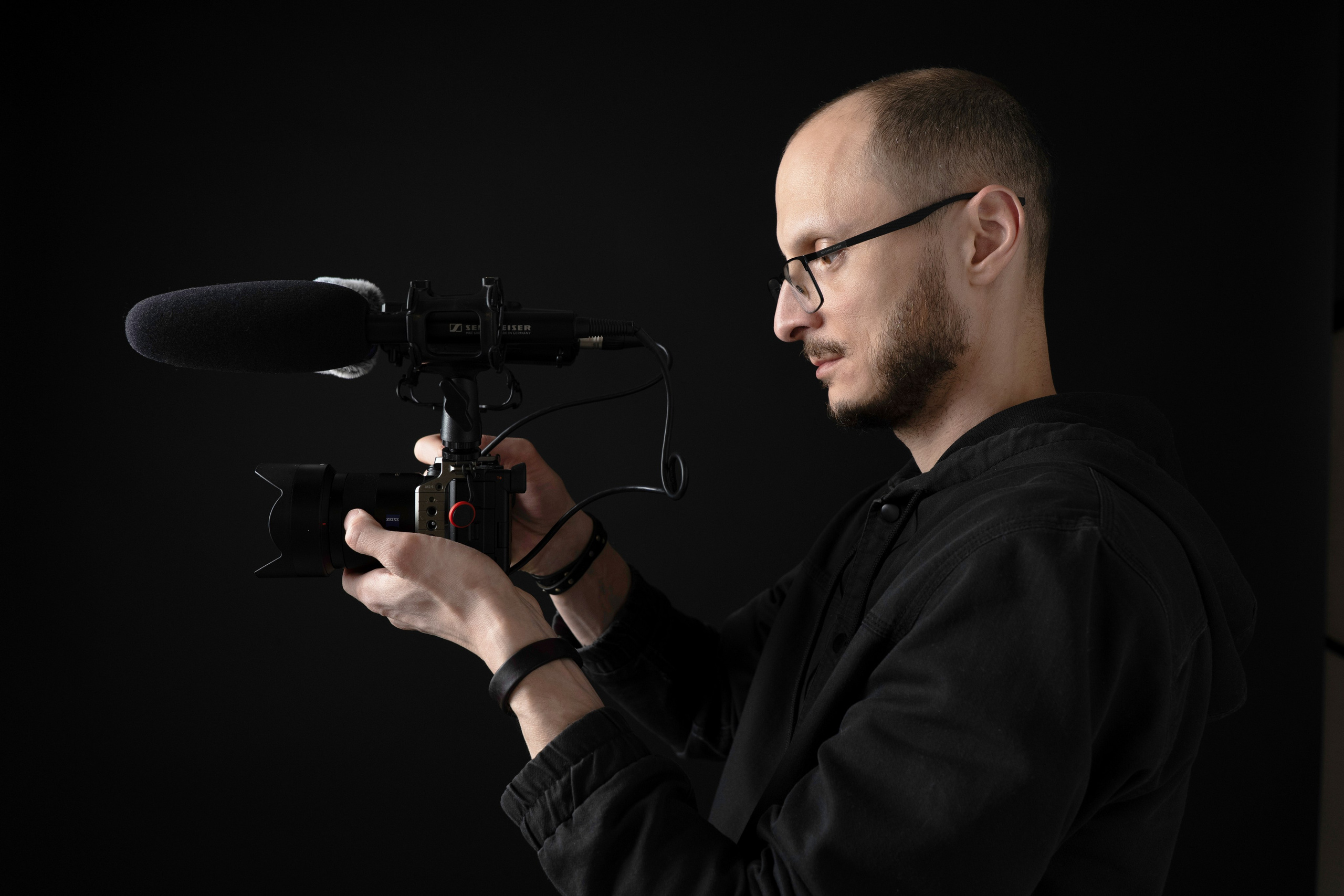 Преподаватель Лаборатории Дмитрий Лукьянов рассказывает о своей технике. Обучение для фотографов, видеографов, фильммейкеров, режиссёров, художников