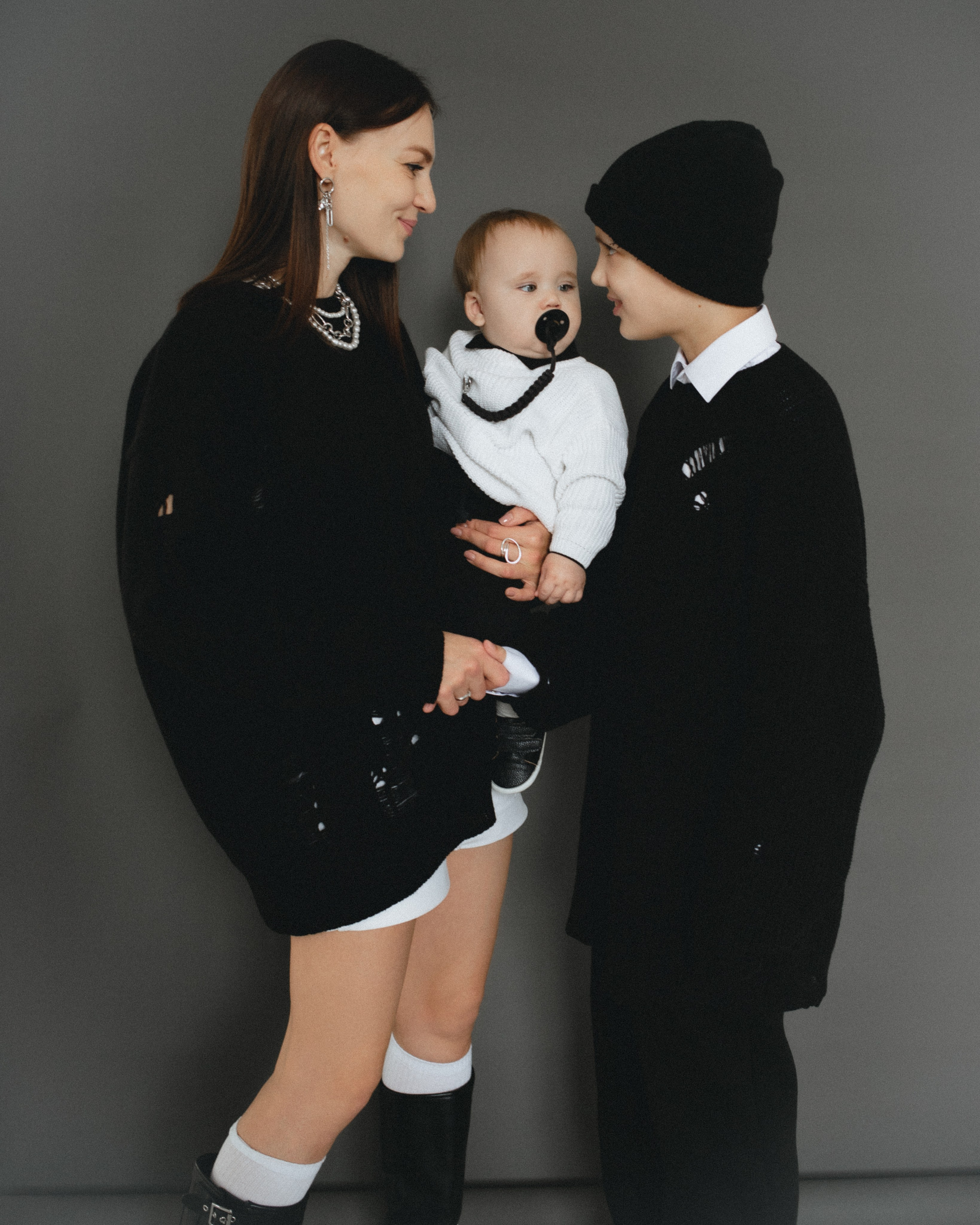 Кристина и сыновья. Фотограф в Москве и Сургуте Алла Лесовая. Снимаю каталог для брендов и индивидуальные портреты для людей