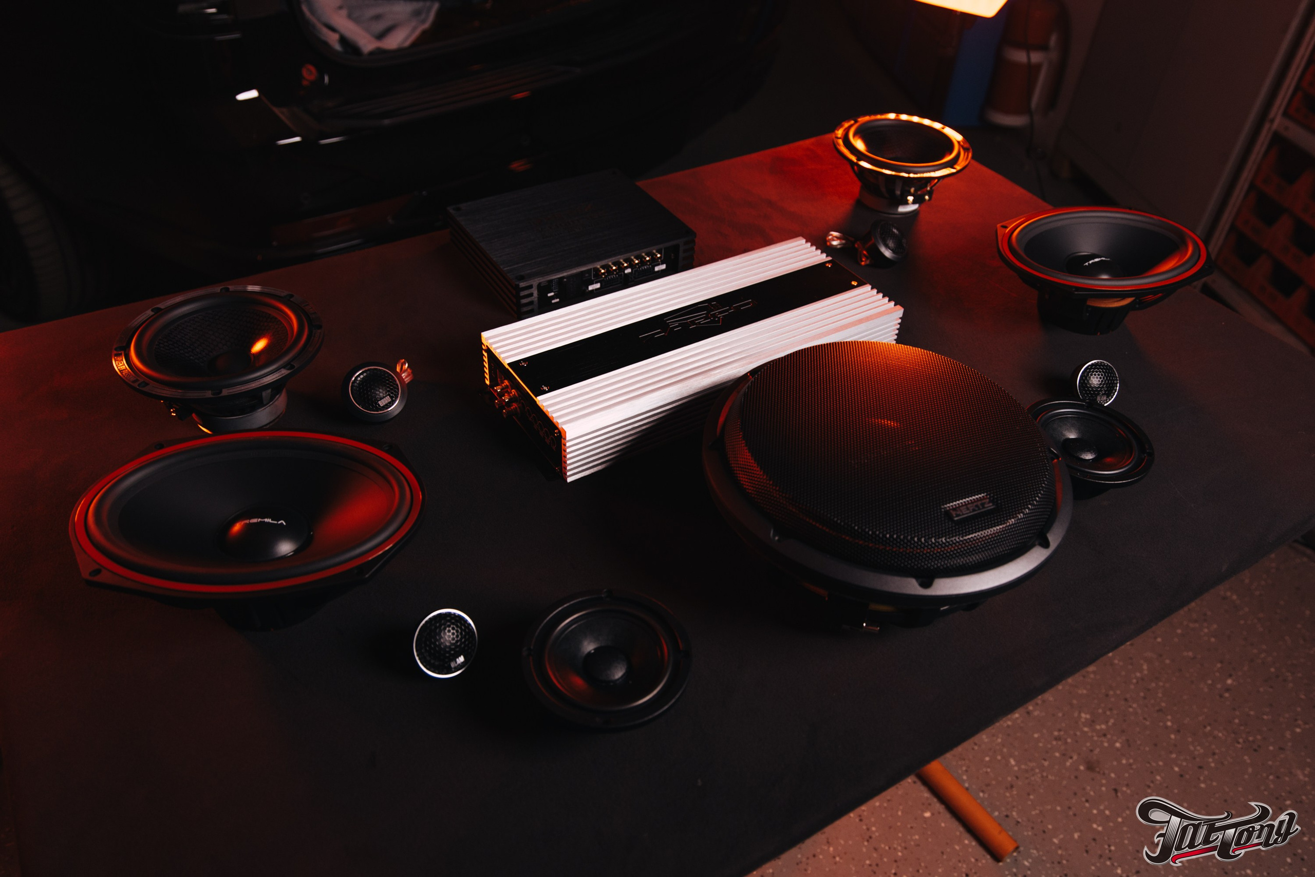 Cadillac escalade акустическая система и изготовление сабвуфера. DeLorein