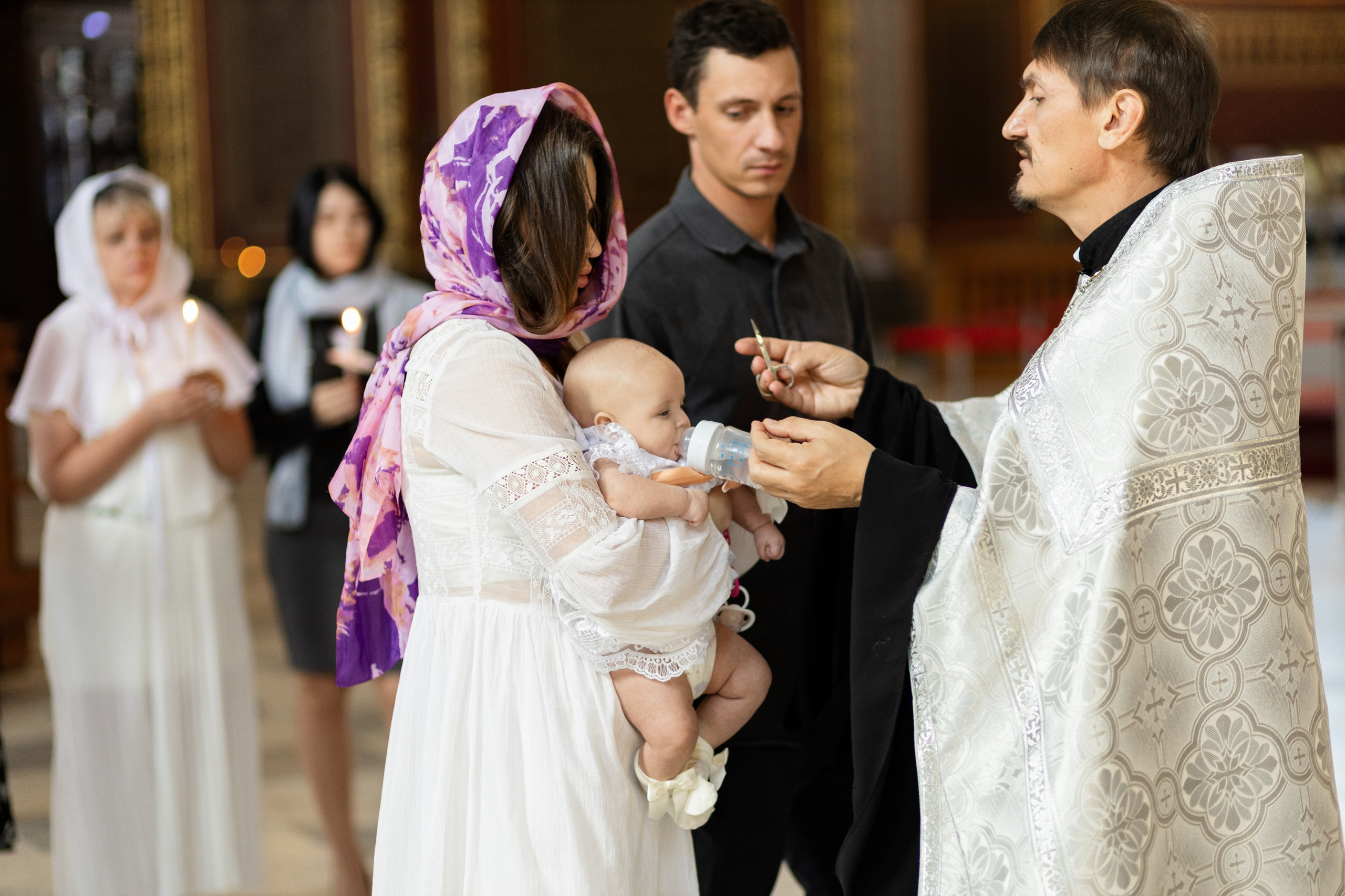 Крещение Миланы в Соборе Вознесения Господня Новочеркасск. Анастасия Безуглова- свадебный фотограф в Таганроге