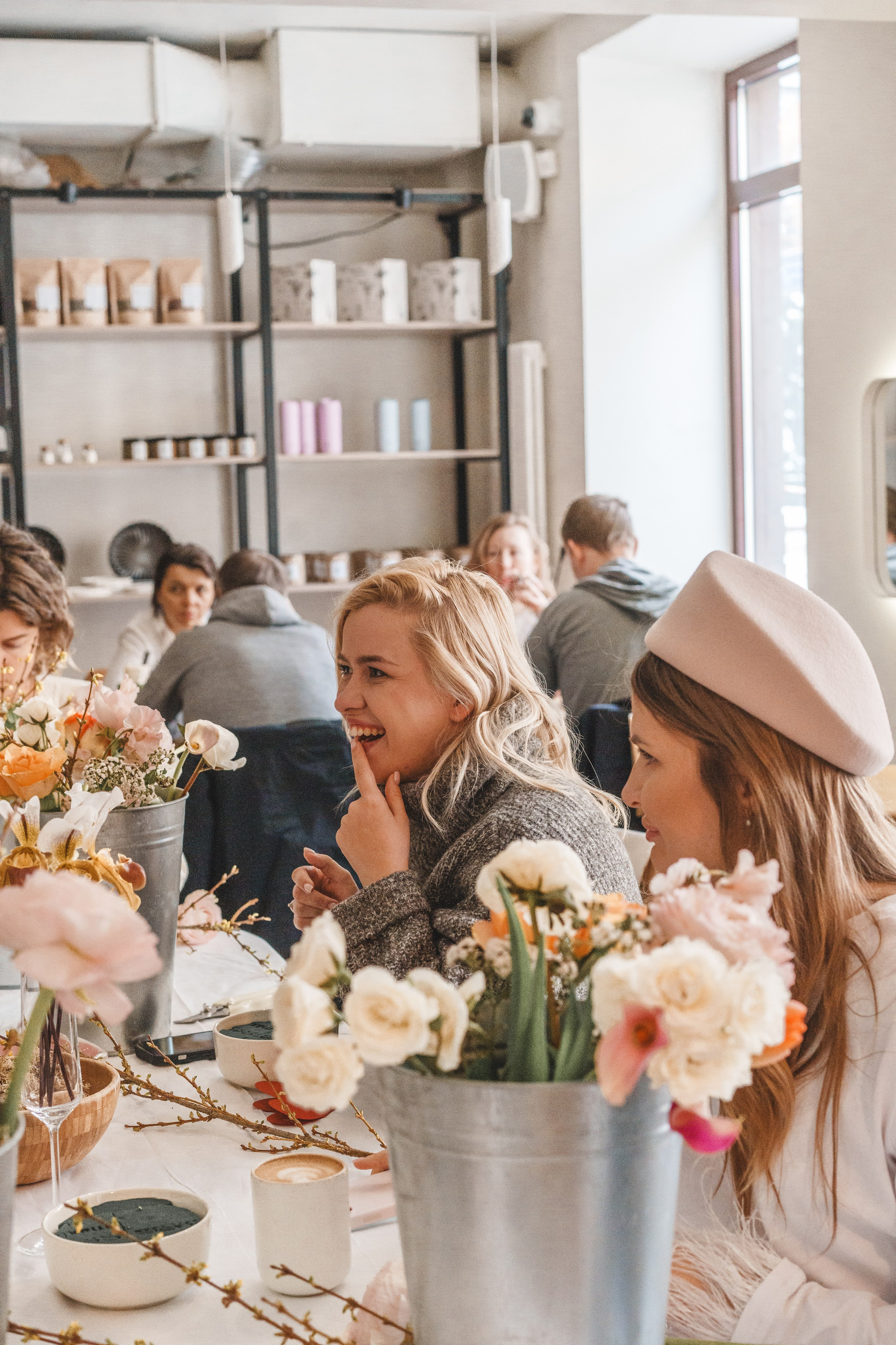 OCHEN' — цветочная встреча 14 февраля. Семейный и детский фотограф и видеограф в Москве, Серпухове и Тарусе Валерия Сорокина