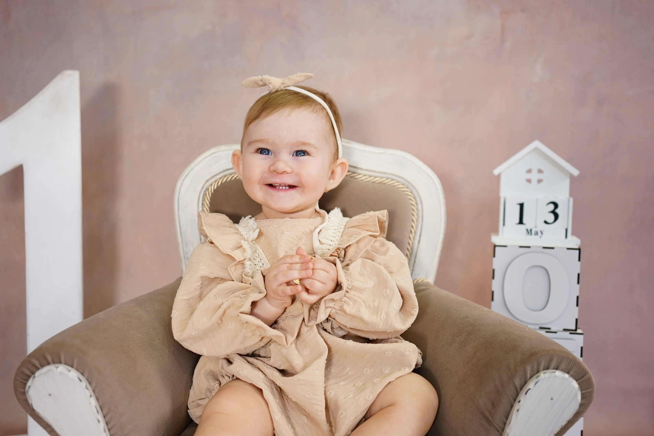 Фотозоны на ХОЛСТЕ. Детская Фотостудия ГОДОВАСИКИ в Санкт-Петербурге фотосесия на годик