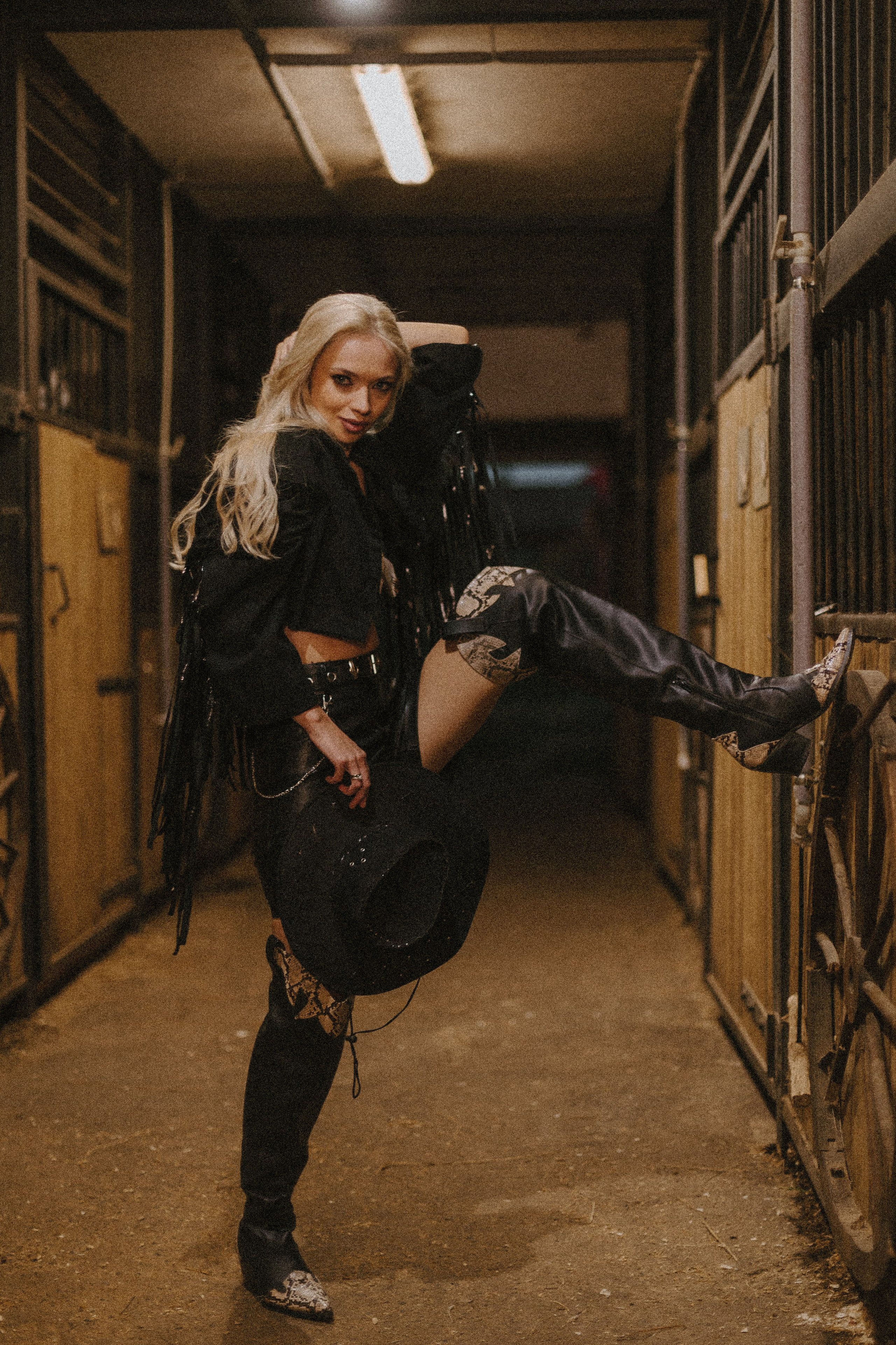 Надя «Вестерн». Павел Померанцев