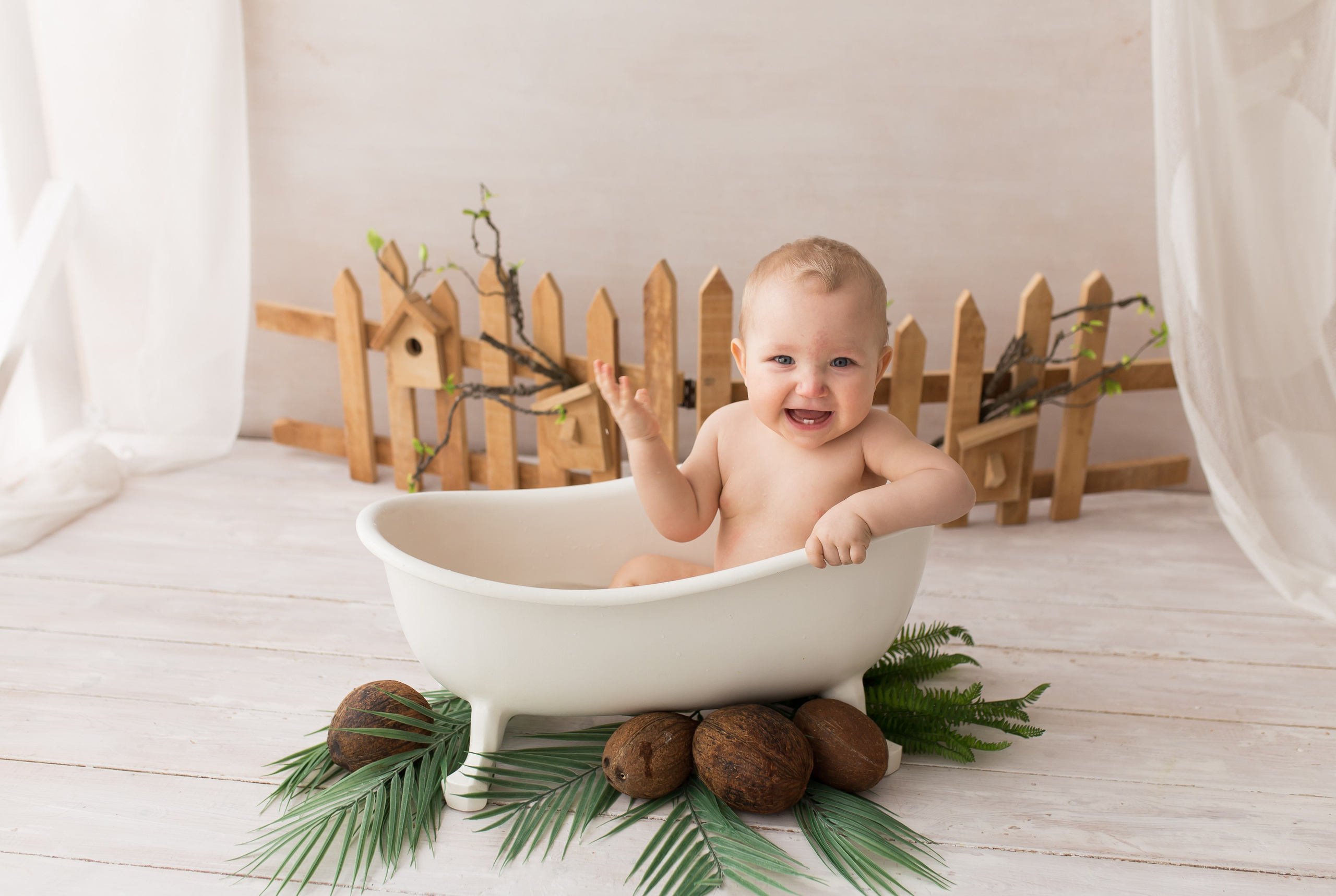 Фотосессия крушение торта в Казани. Фотограф новорождённых малышей и детский фотограф В Казани Лана Максим