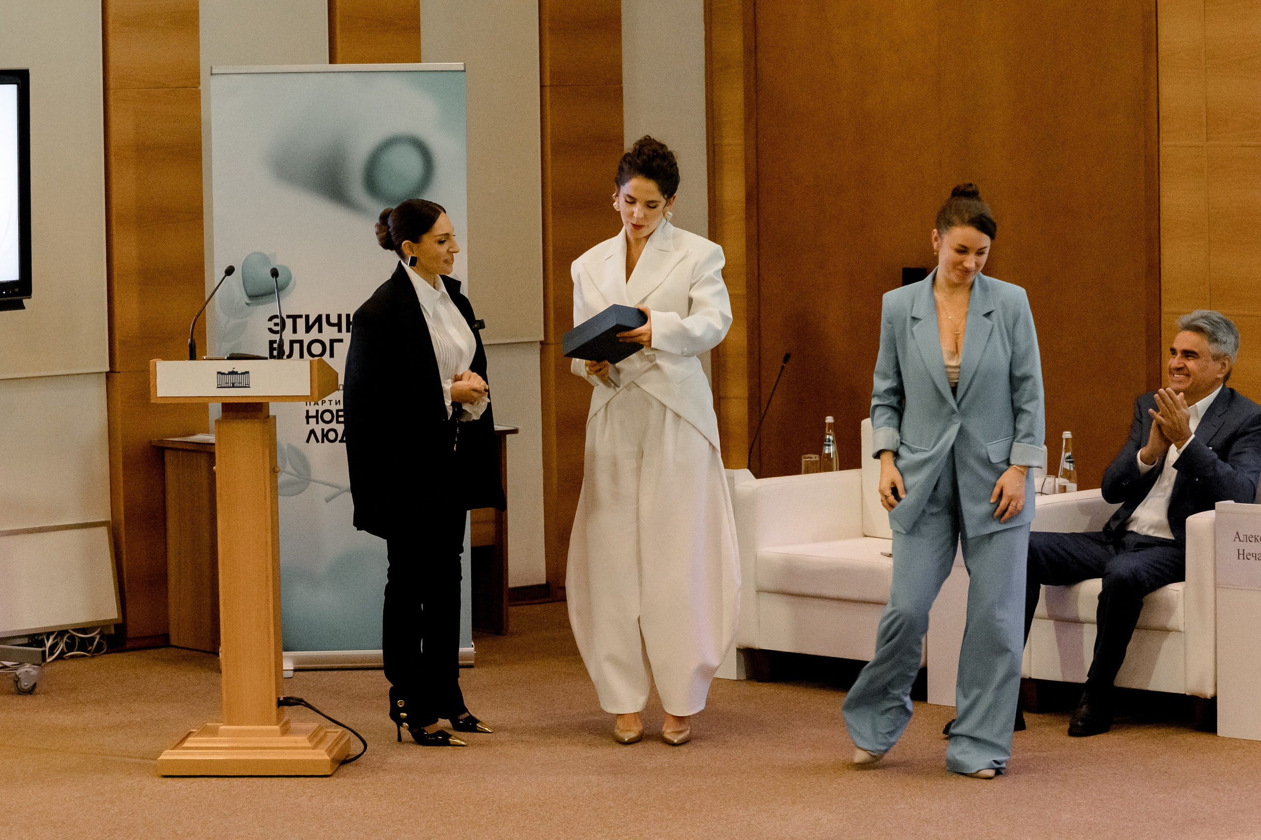 ГОСДУМА «Этичный Блог 2025г». Свадебный/Портретный фотограф снимаю в Москве