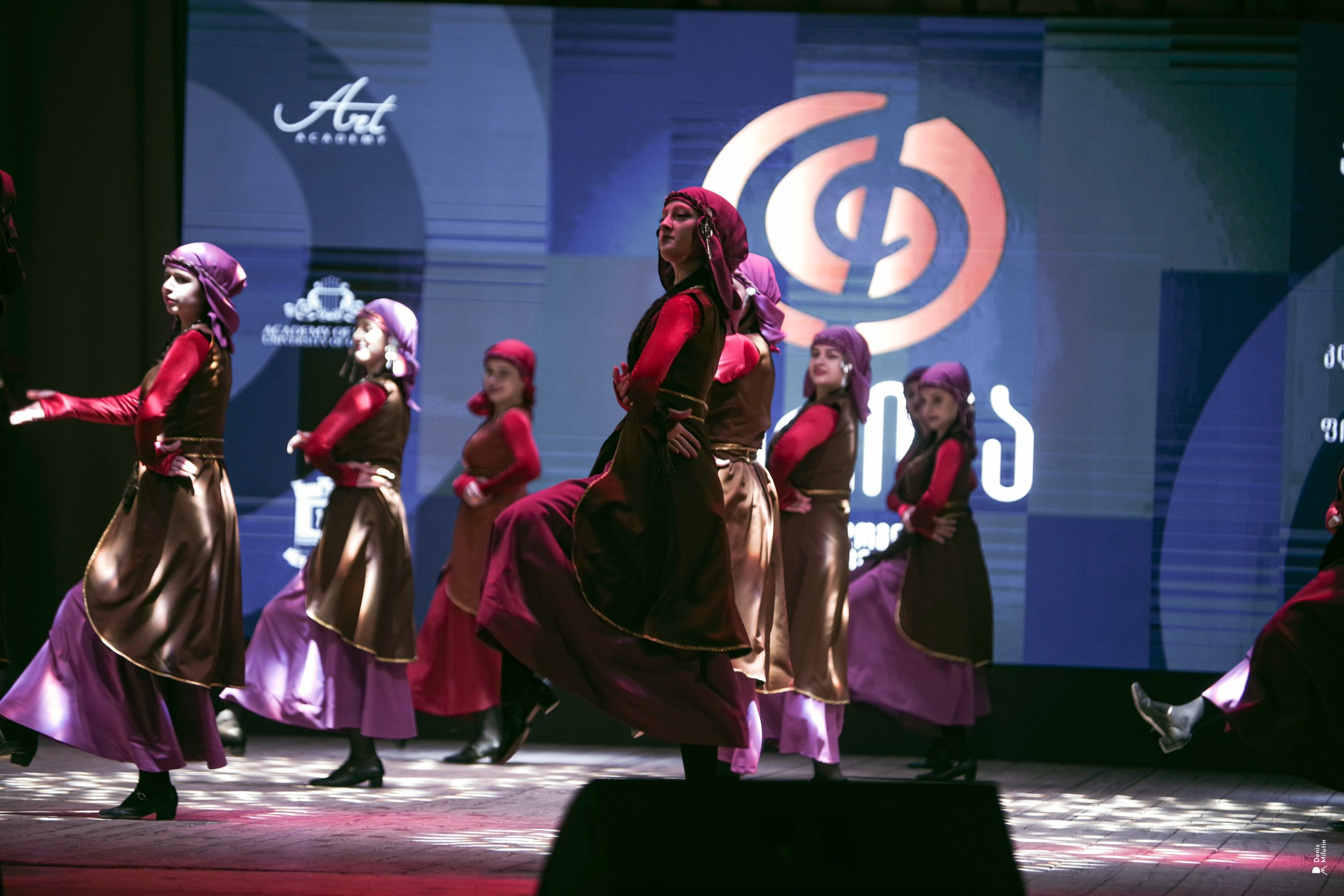 Танцы в Хоби. Портретный фотограф Денис Милютин