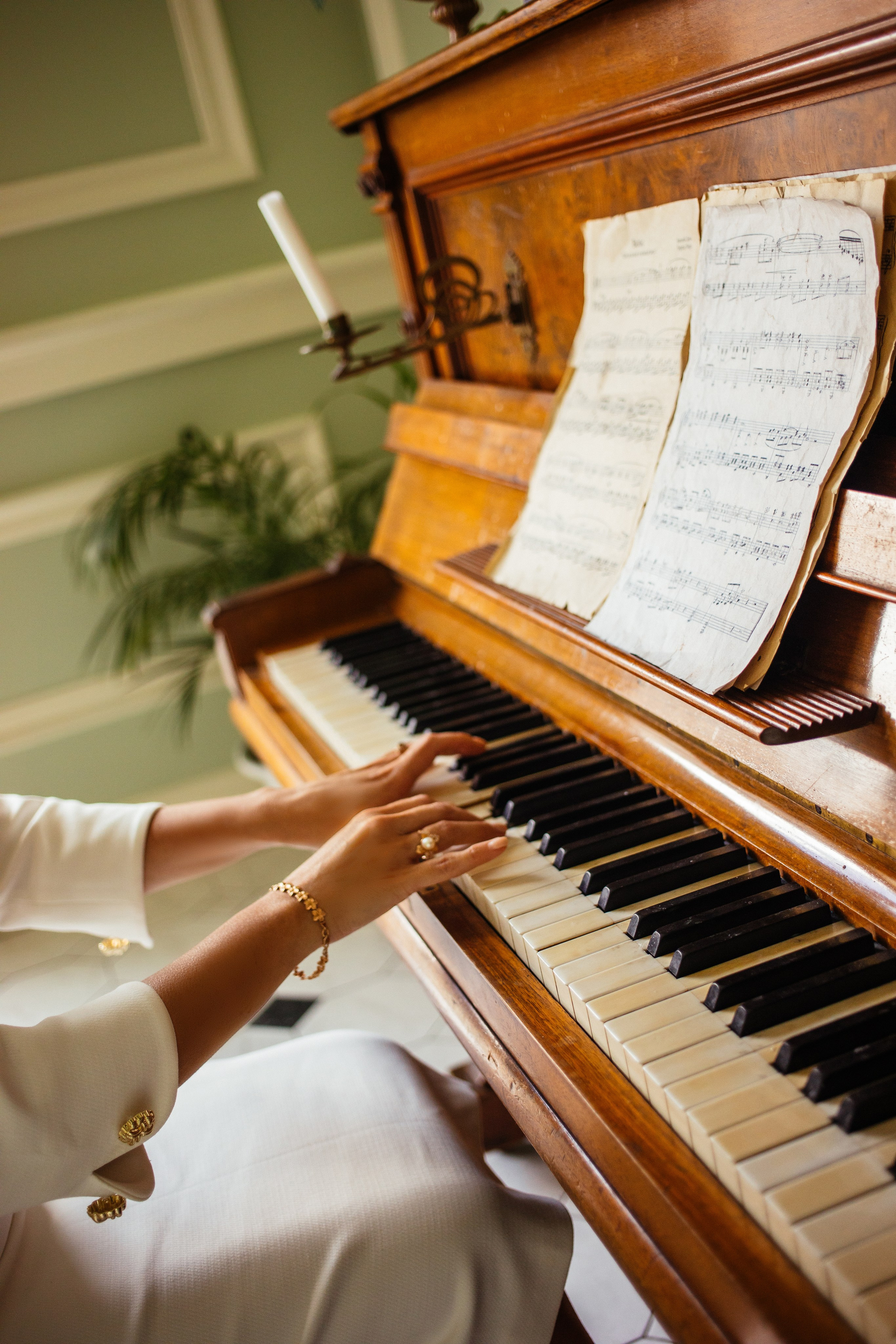 Женский портрет в студии Leona Stage. Детский и семейный фотограф Муксимова Ирина