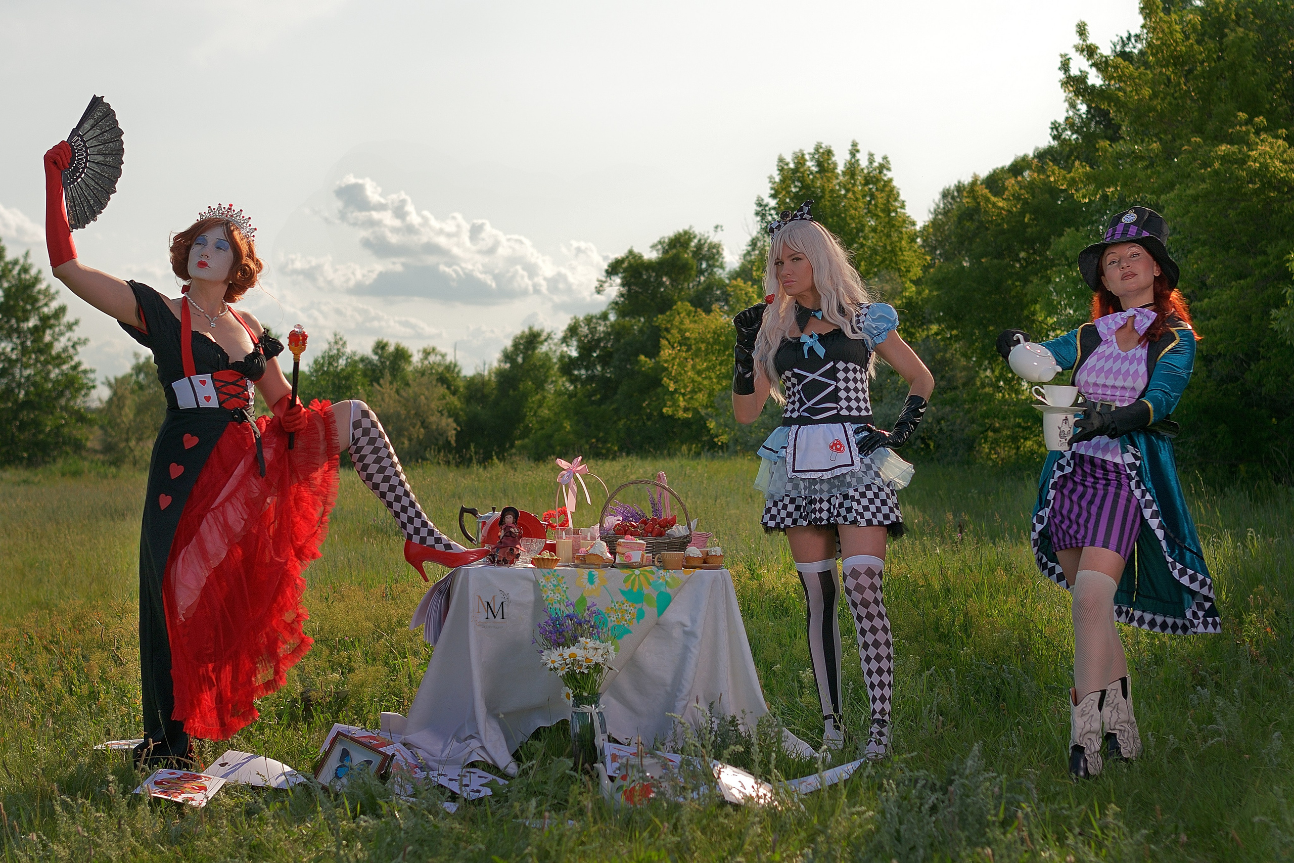 Алиса в стране чудес. Фотосъемки в Сызрани. Портретная фотосъемка. Арт-студия "Мастер и Маргарита". Фотограф Кищенко Дмитирий.