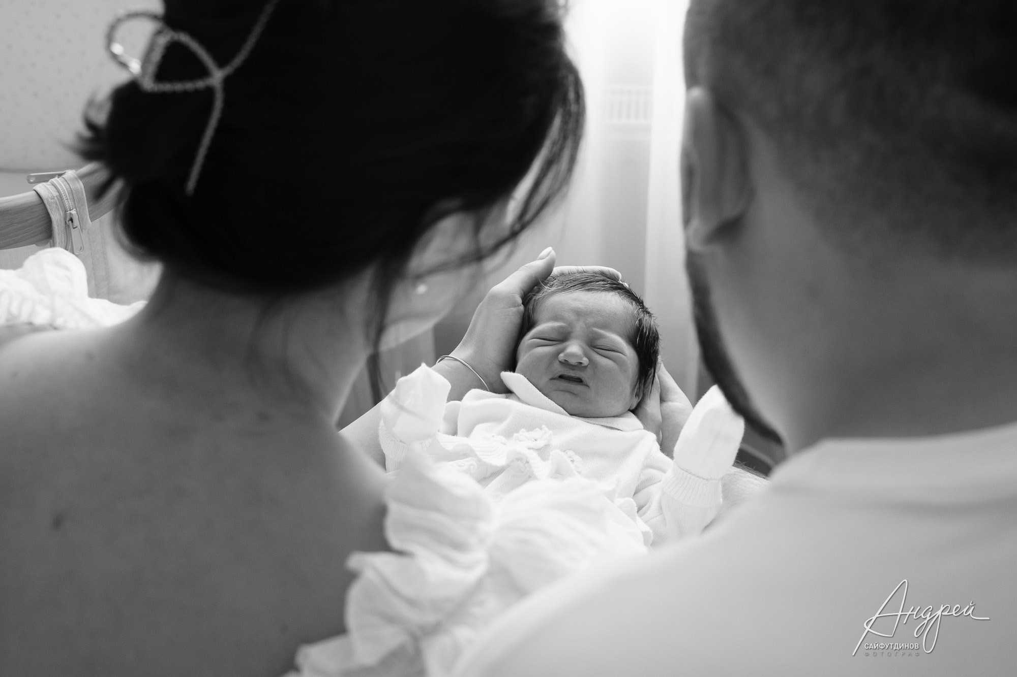 Мама, папа и новорожденный ребенок, семейная фотосессия в Ростове-на-Дону, фотограф Андрей Сайфутдинов.