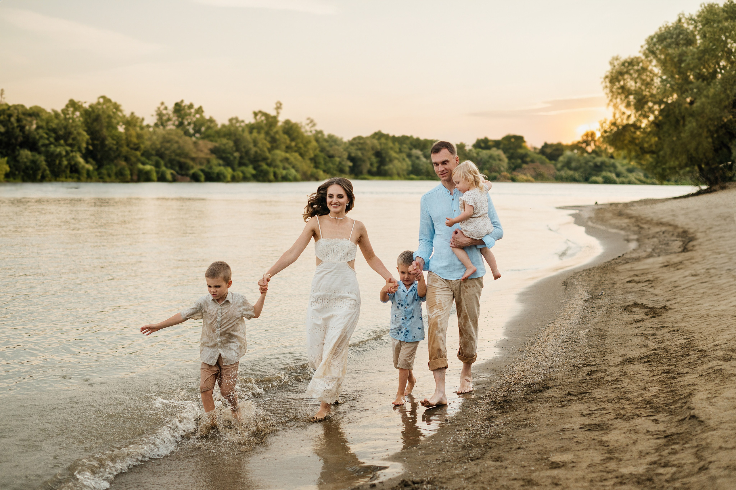 Семейная фотосессия у озера. Свадебный и семейный фотограф Кореновск/Краснодар