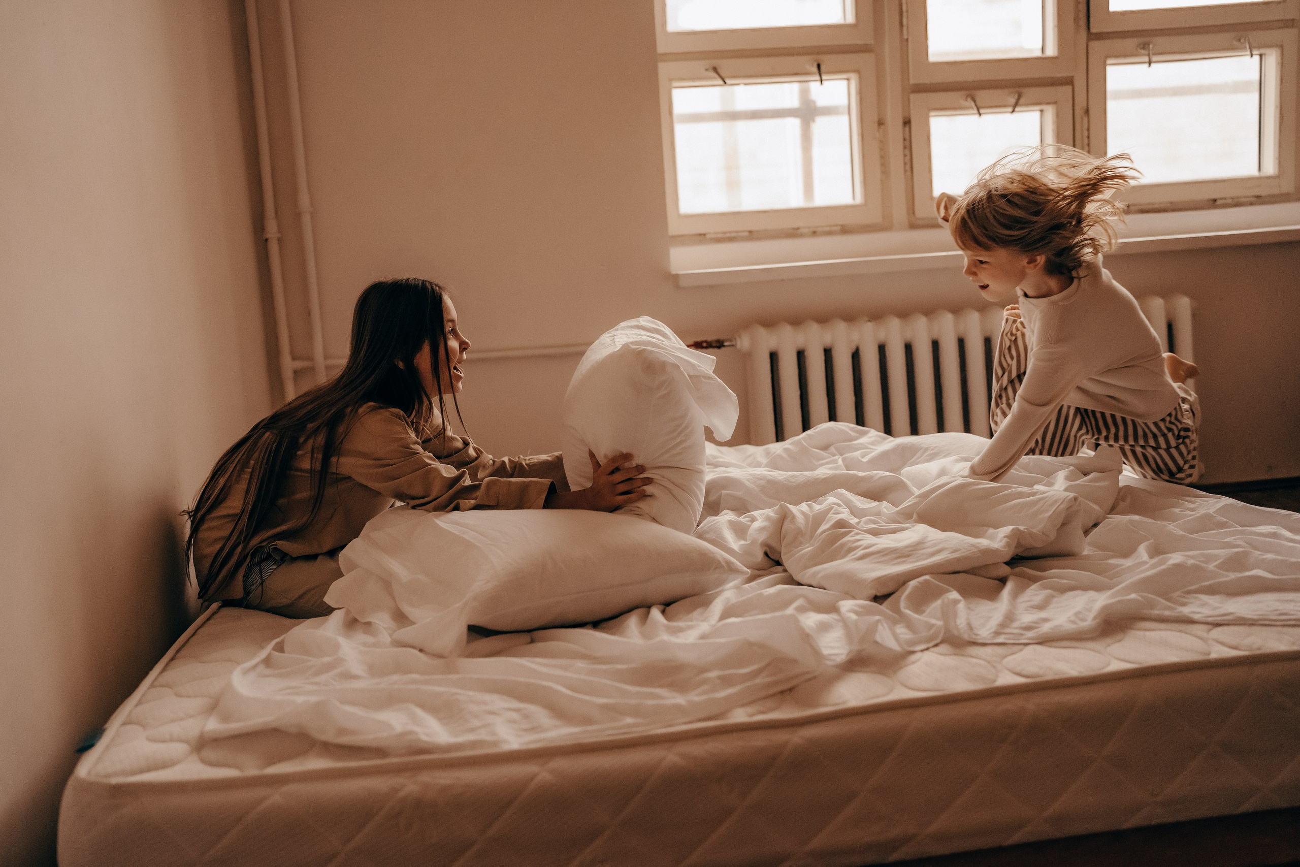 Объятья и немного баловства. Главная