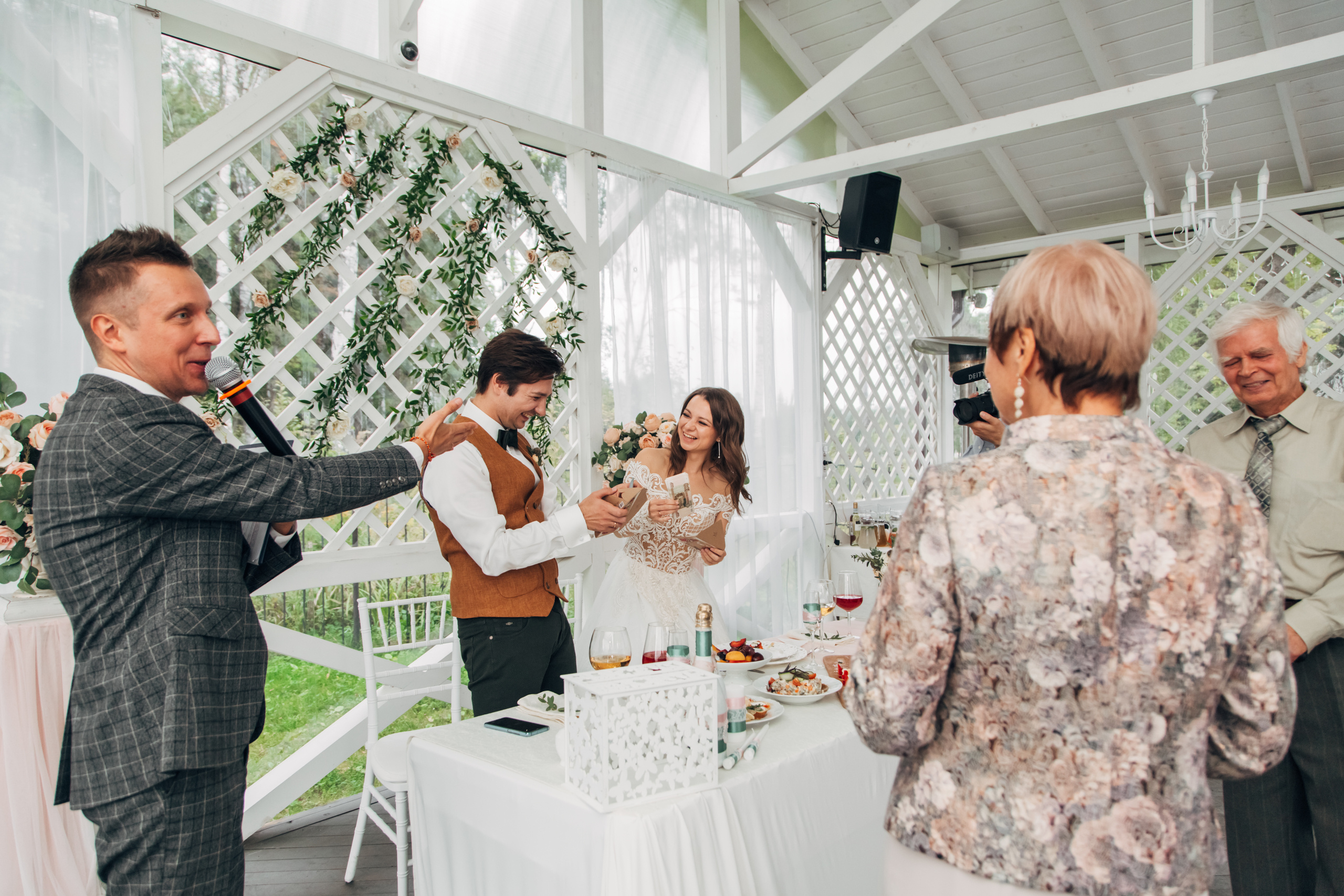 Антон+Лена. Ведущий на свадьбу в Москве Зубков Алексей