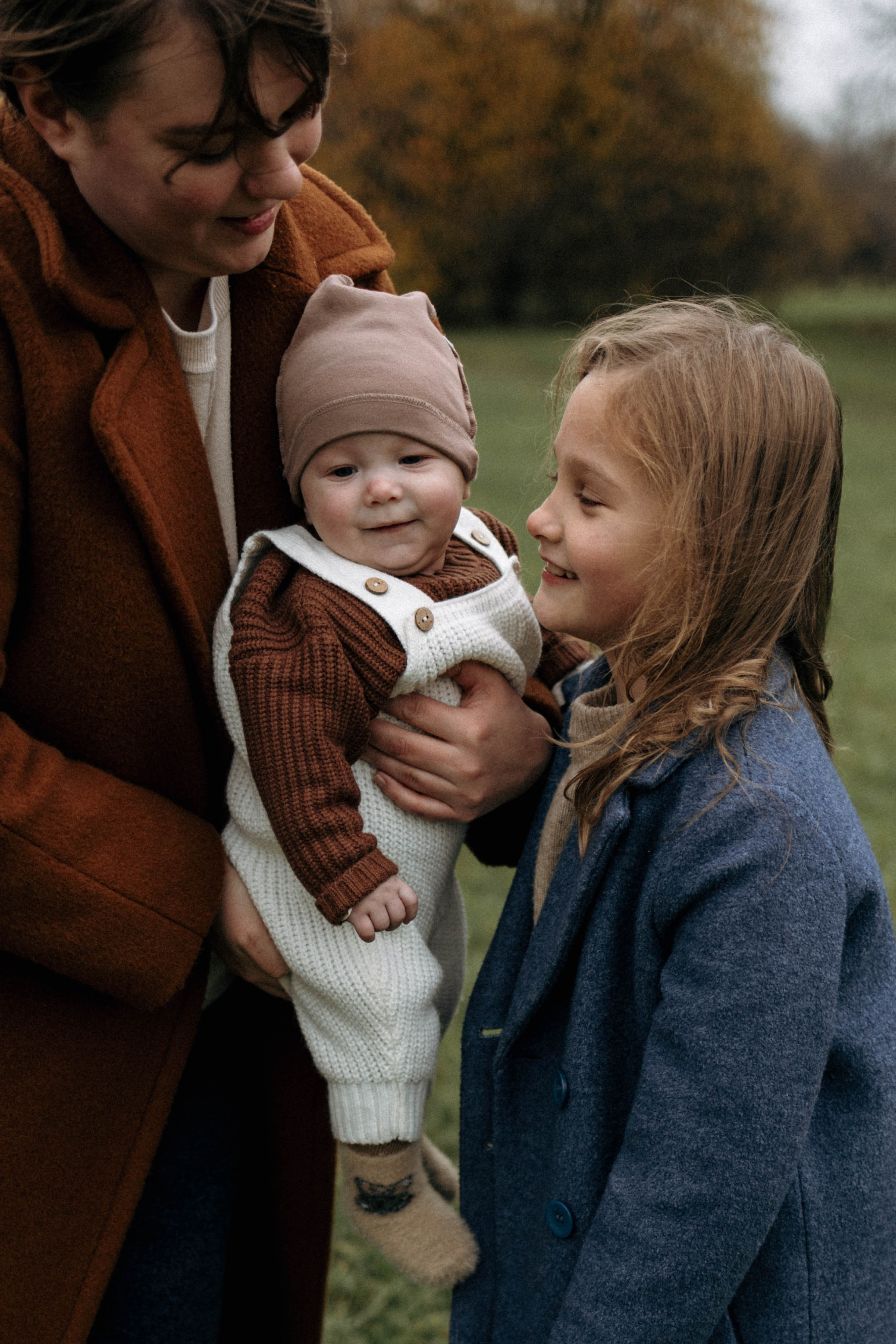 Прогулка мамы с детьми в Коломенском. Семейный и детский фотограф в Москве Маргарита Сереброва