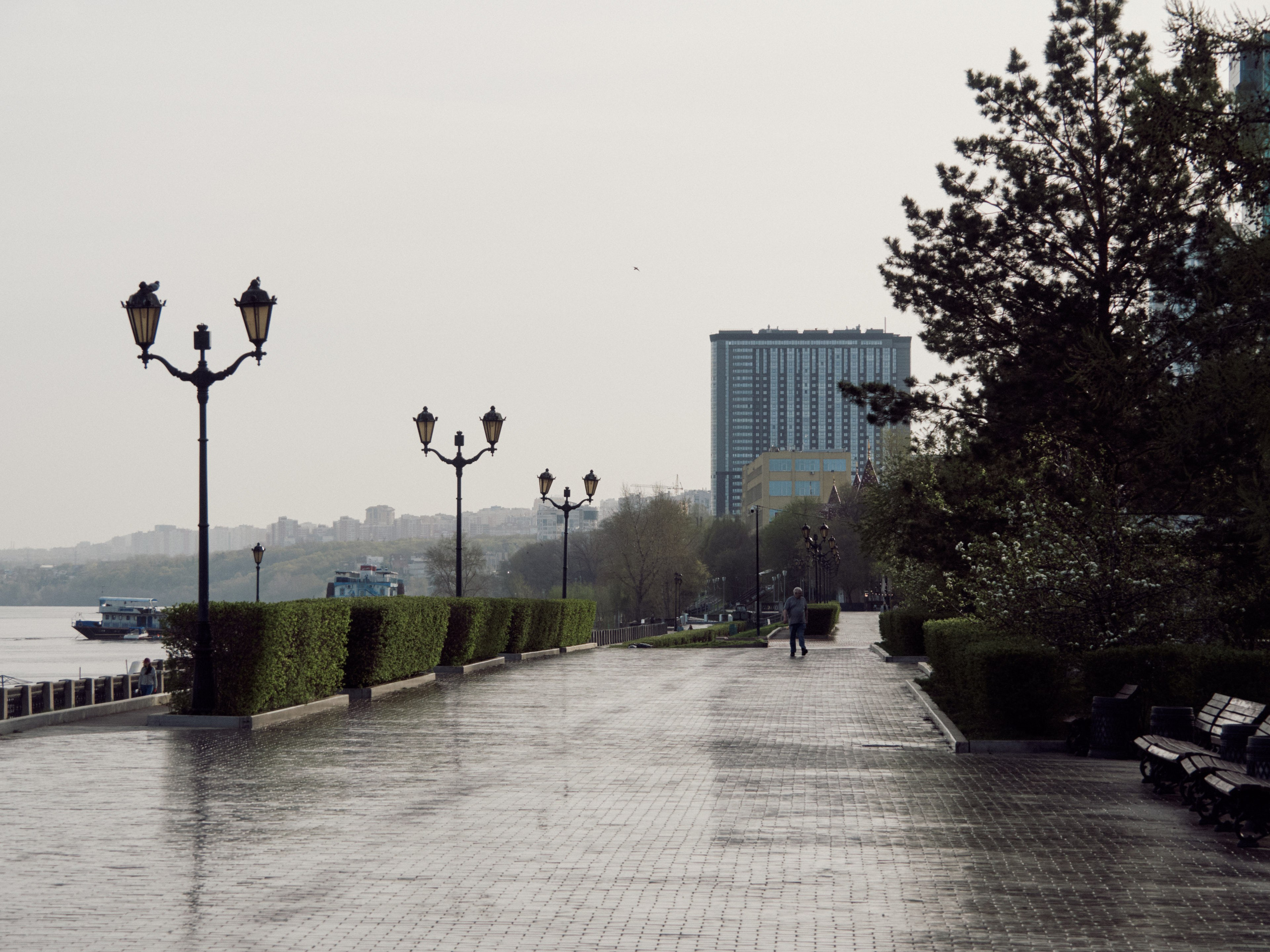 Фотографии набережной Волги. 22 апреля 2024 года