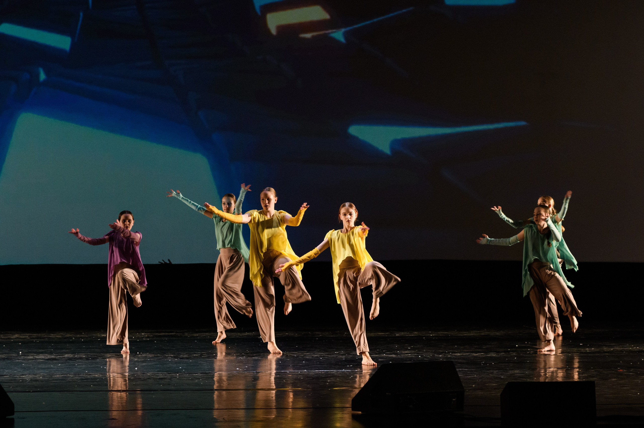 23 апреля, часть 2, БКЗ Октябрьский, г. Санкт-Петербург. Золотое яблочко