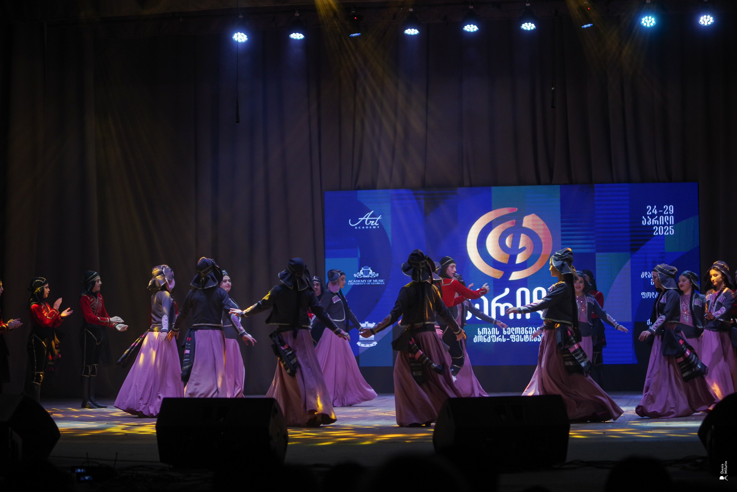 Танцы в Хоби. Портретный фотограф Денис Милютин