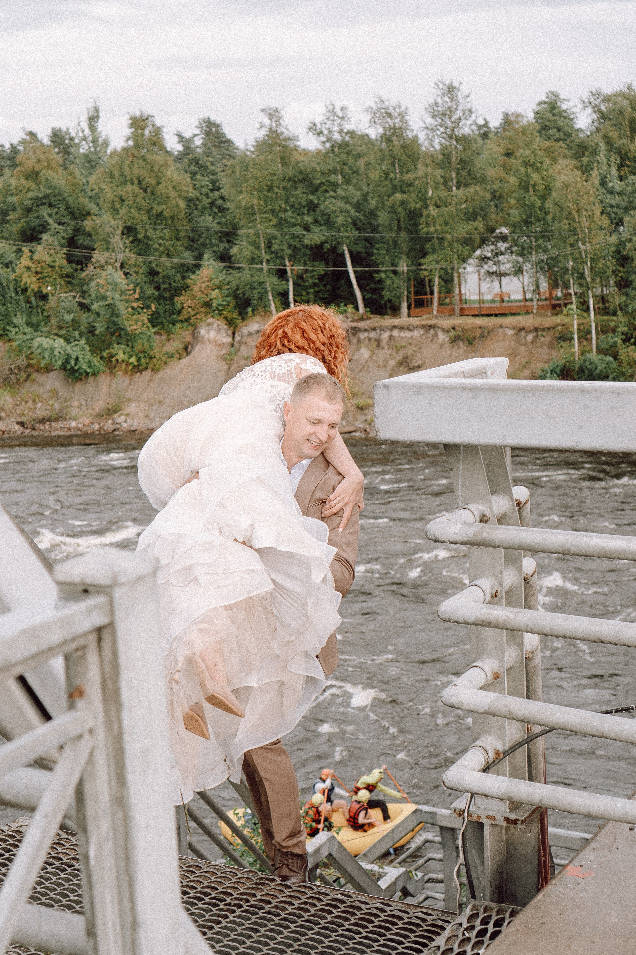 СВАДЕБНАЯ ФОТОСЕССИИЯ ПАРЫ В ГОРОДЕ ПРИОЗЕРСК В СОСНОВОМ ЛЕСУ И С ПИКАПОМ. Профессиональный фотограф, Санкт-Петербург — Виктория Богомолова