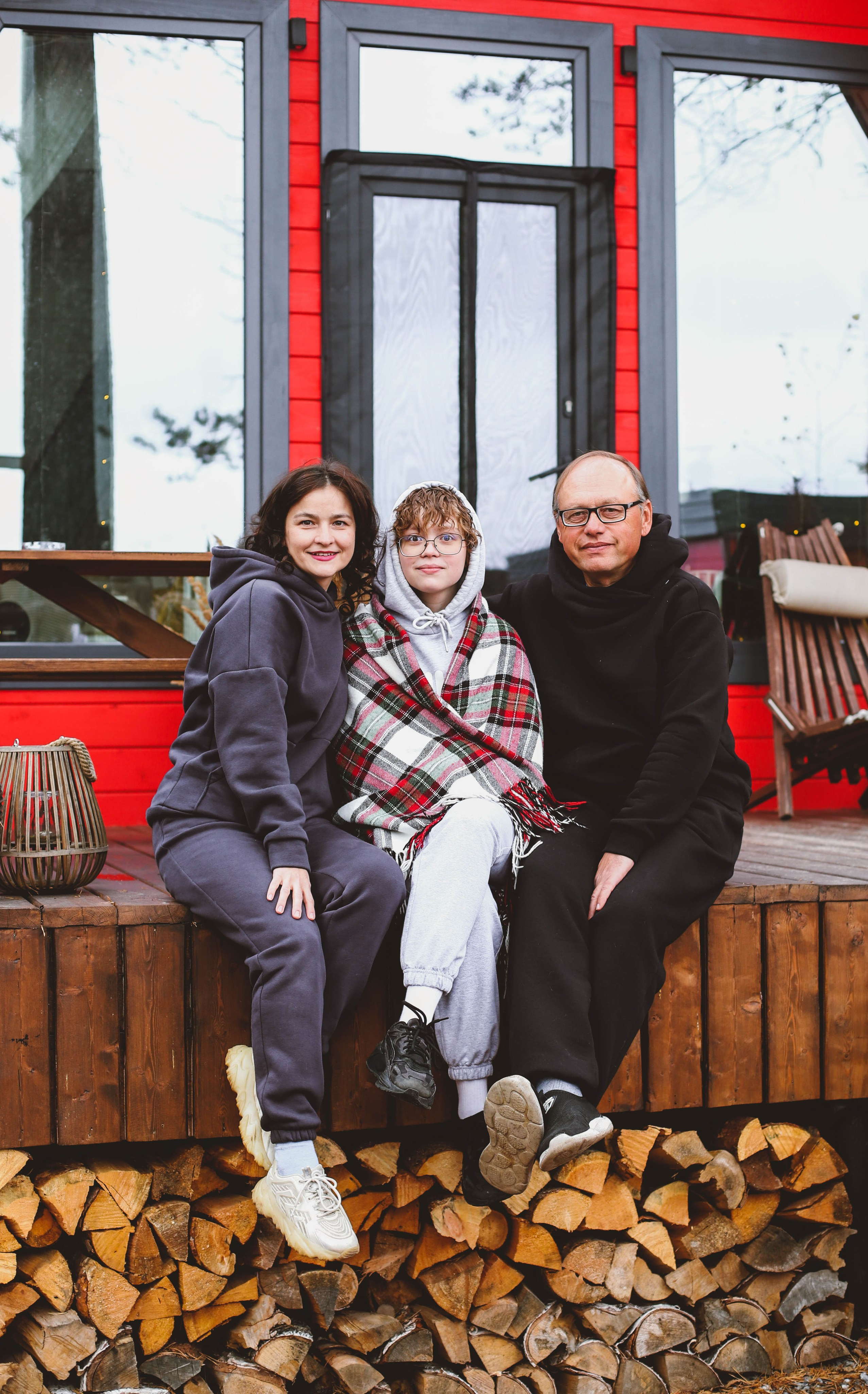 В красивом красном домике. Фотограф в Сургуте Брызгунова Анастасия