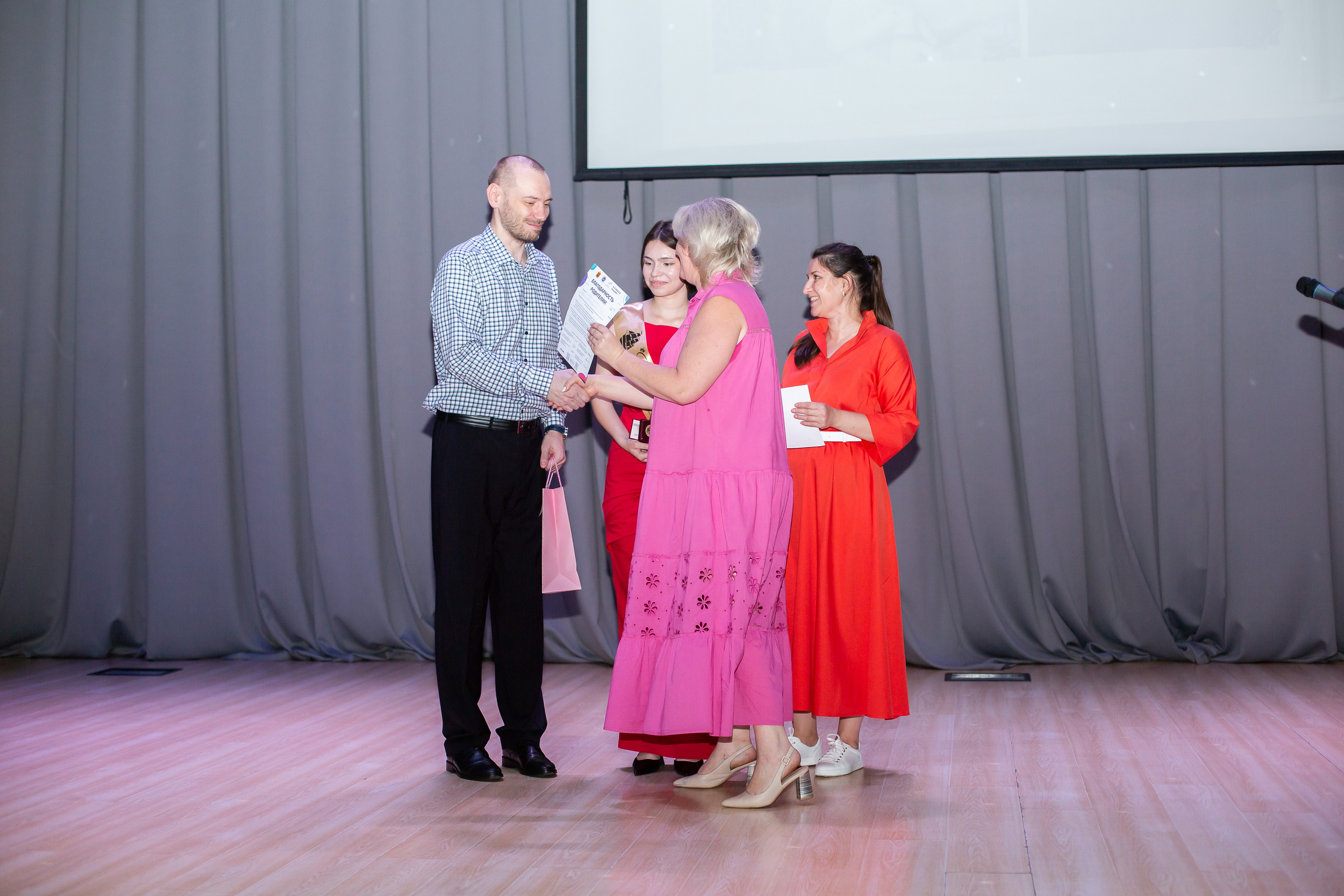 Выпускной бал (школа). Детский и Школьный фотограф Светлана Гулова