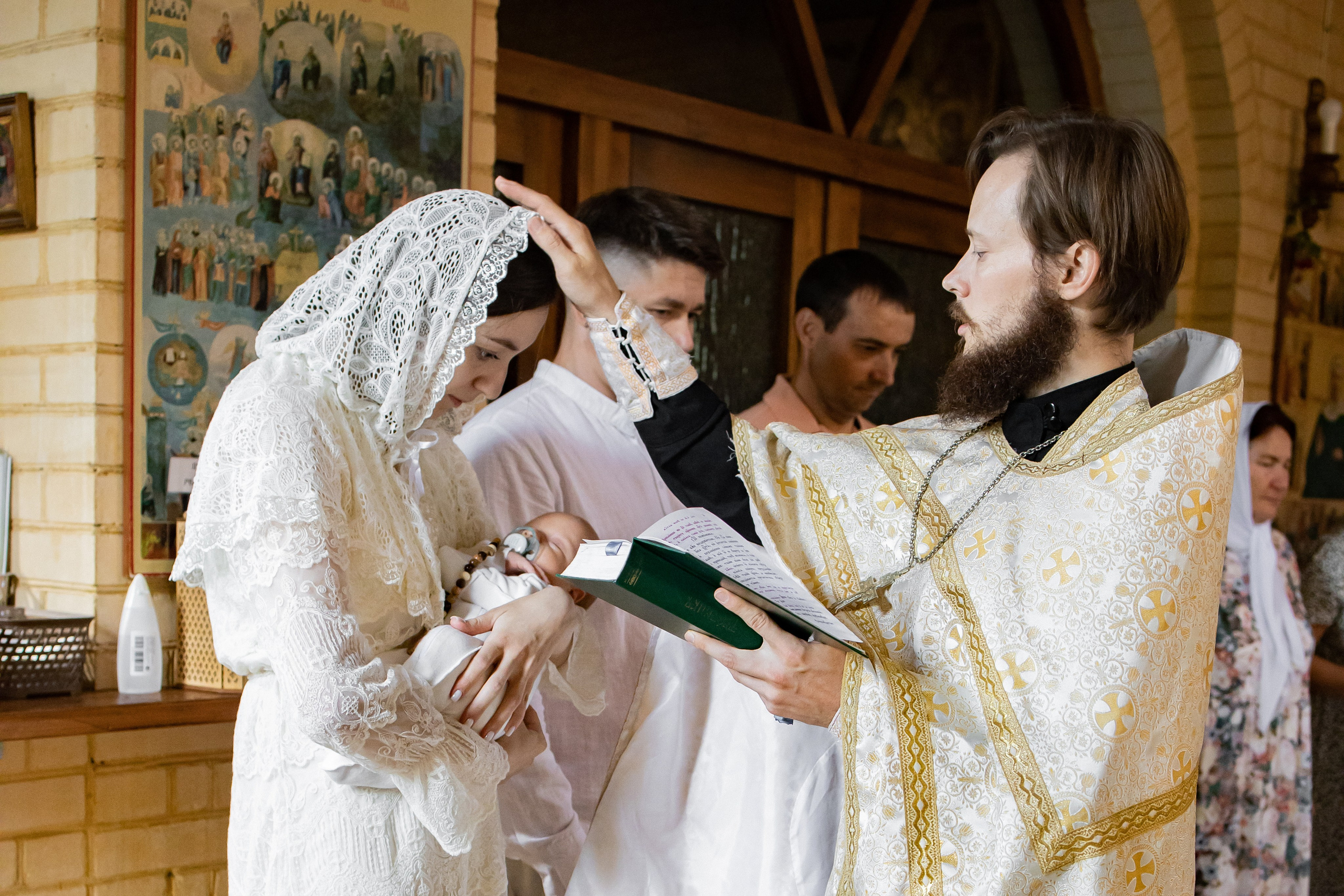 Таинство Крещения Ивана в Церкви Архангела Михаила. Детский и семейный фотограф в Пушкино, Мытищи, Москва Сергеева Светлана