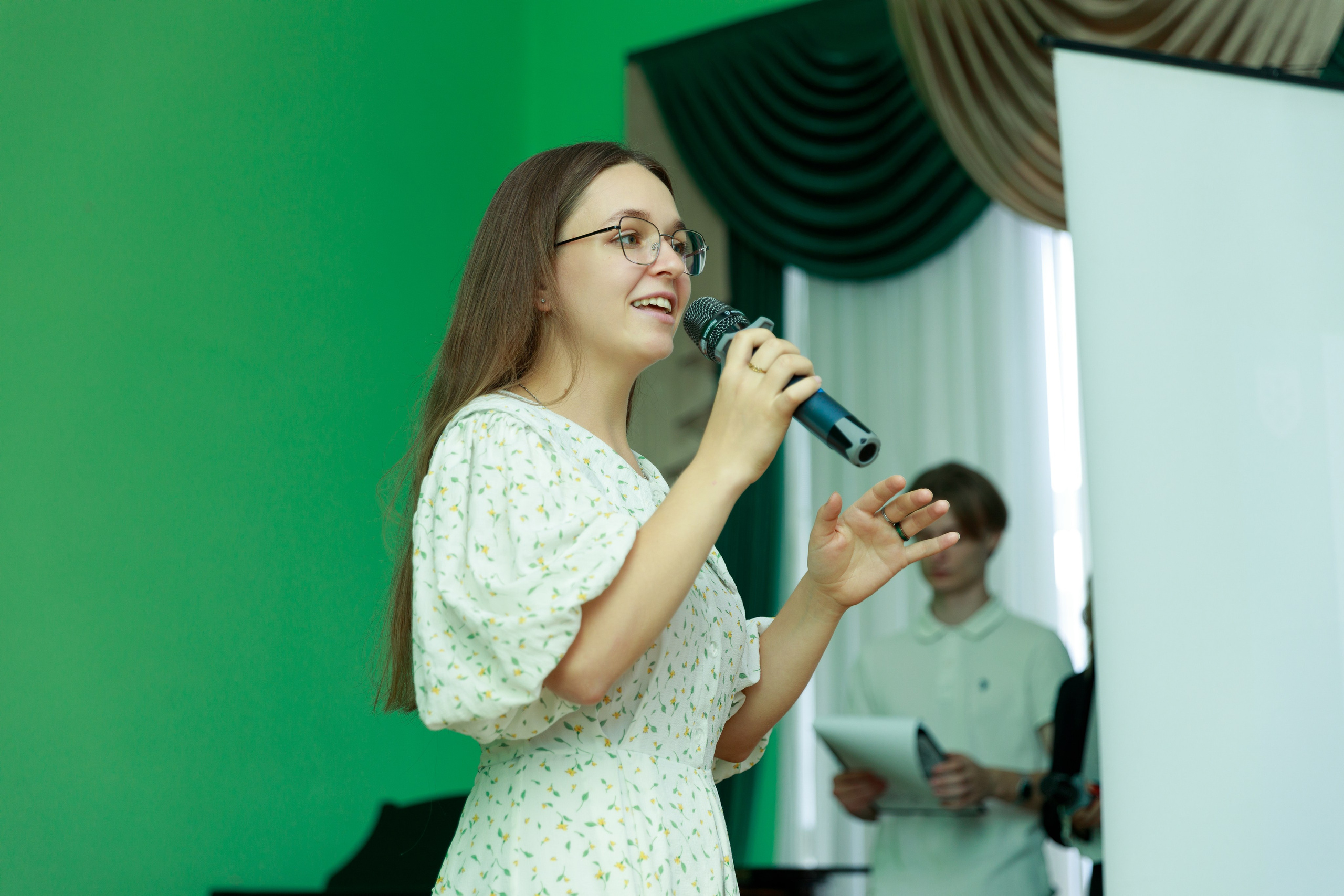 Интеллектуальный праздник «Язык — душа народа» в Никитинской библиотеке. Фотограф в Воронеже Галина Фурсова