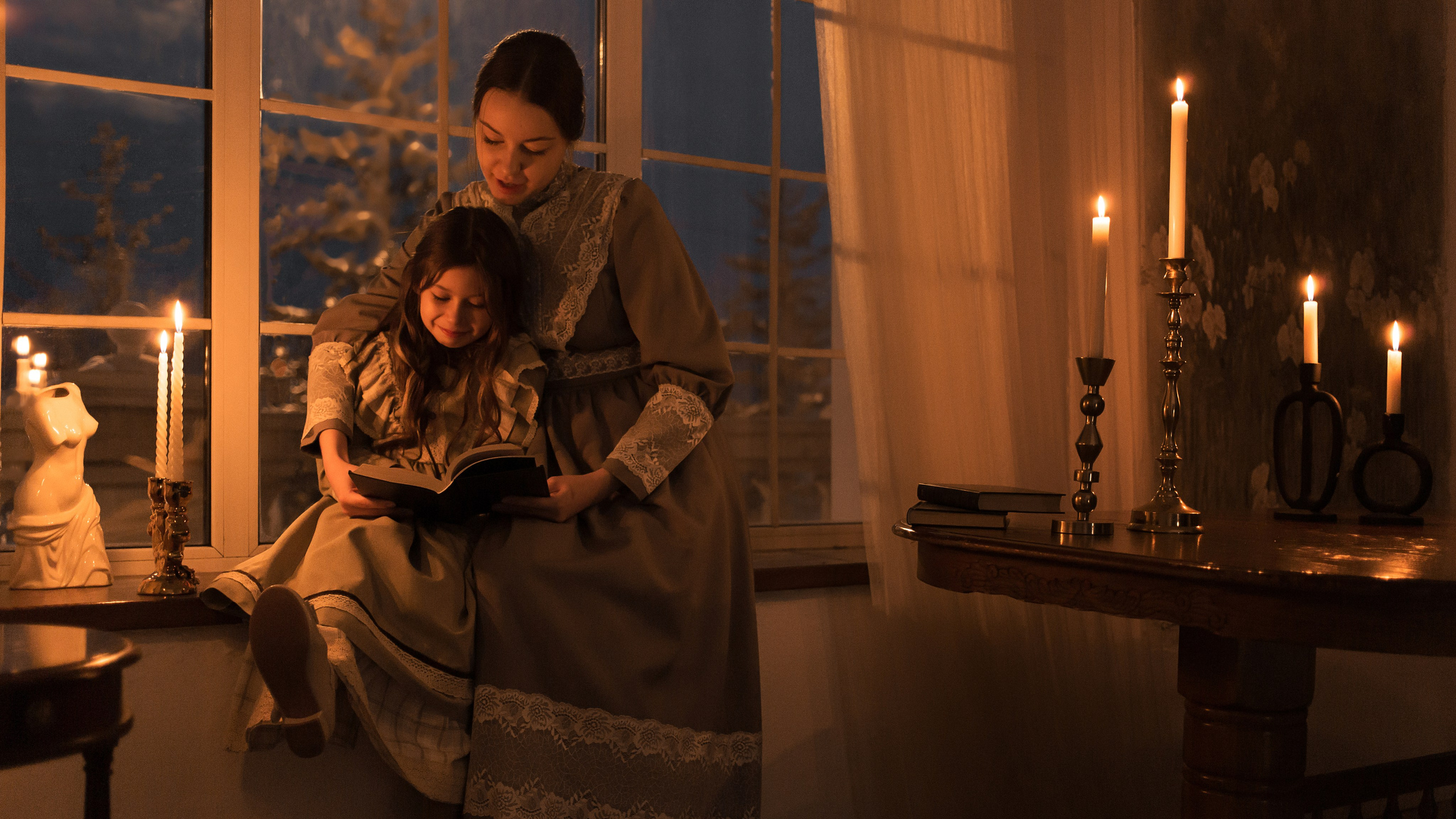 Страницы и свечи. Свадебный и портретный фотограф в Красноярске Алина Семенихина