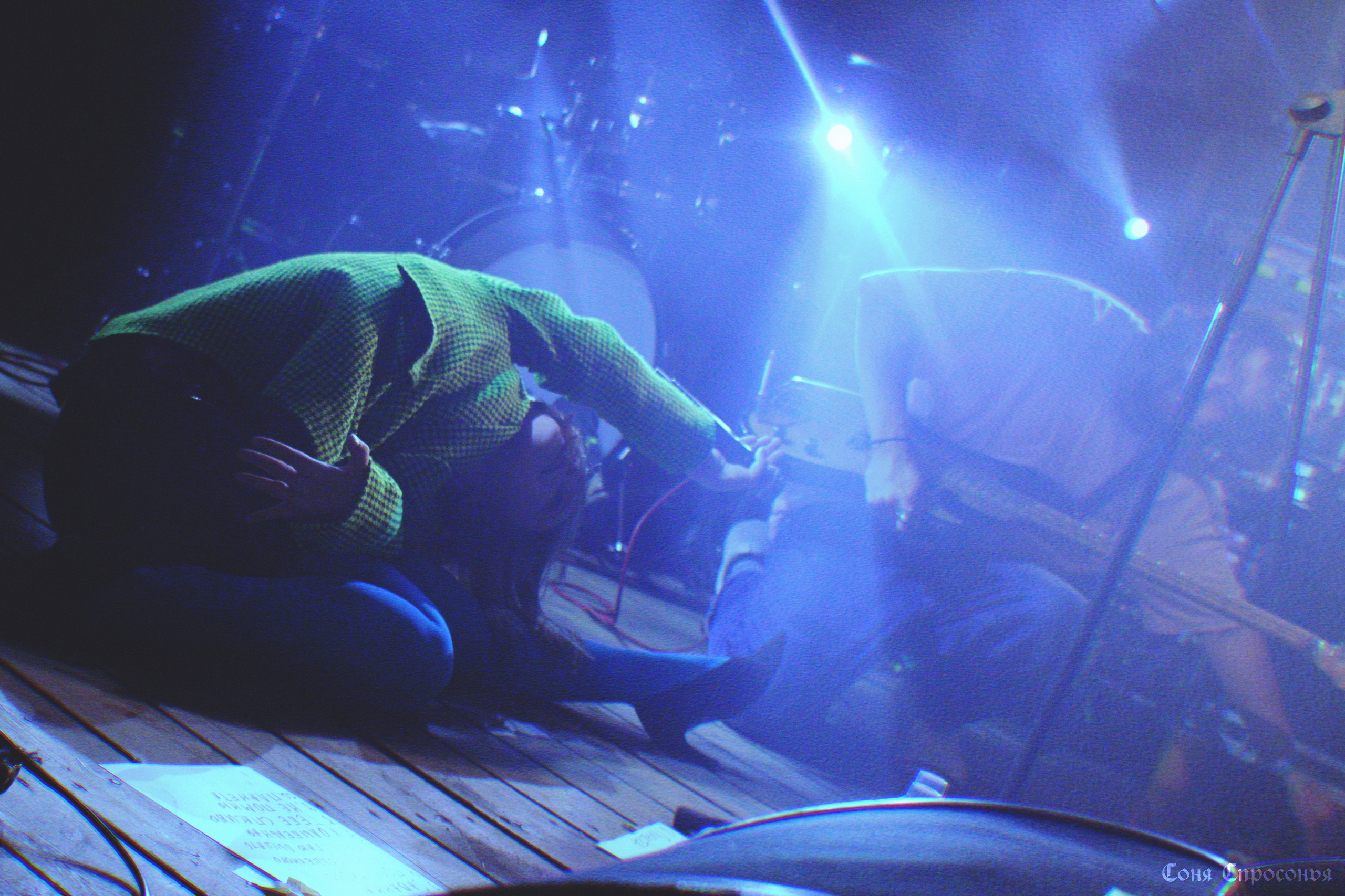 Синестетик 26.08.23. Концертный и портретный фотограф в Москве Соня Спросонья