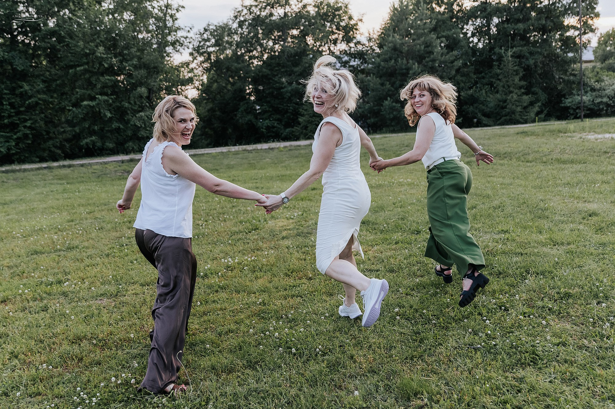 Школьный фотограф в Дубне Талдоме Кимрах. Свадебный фотограф в Дубне Алексей Фонарёв