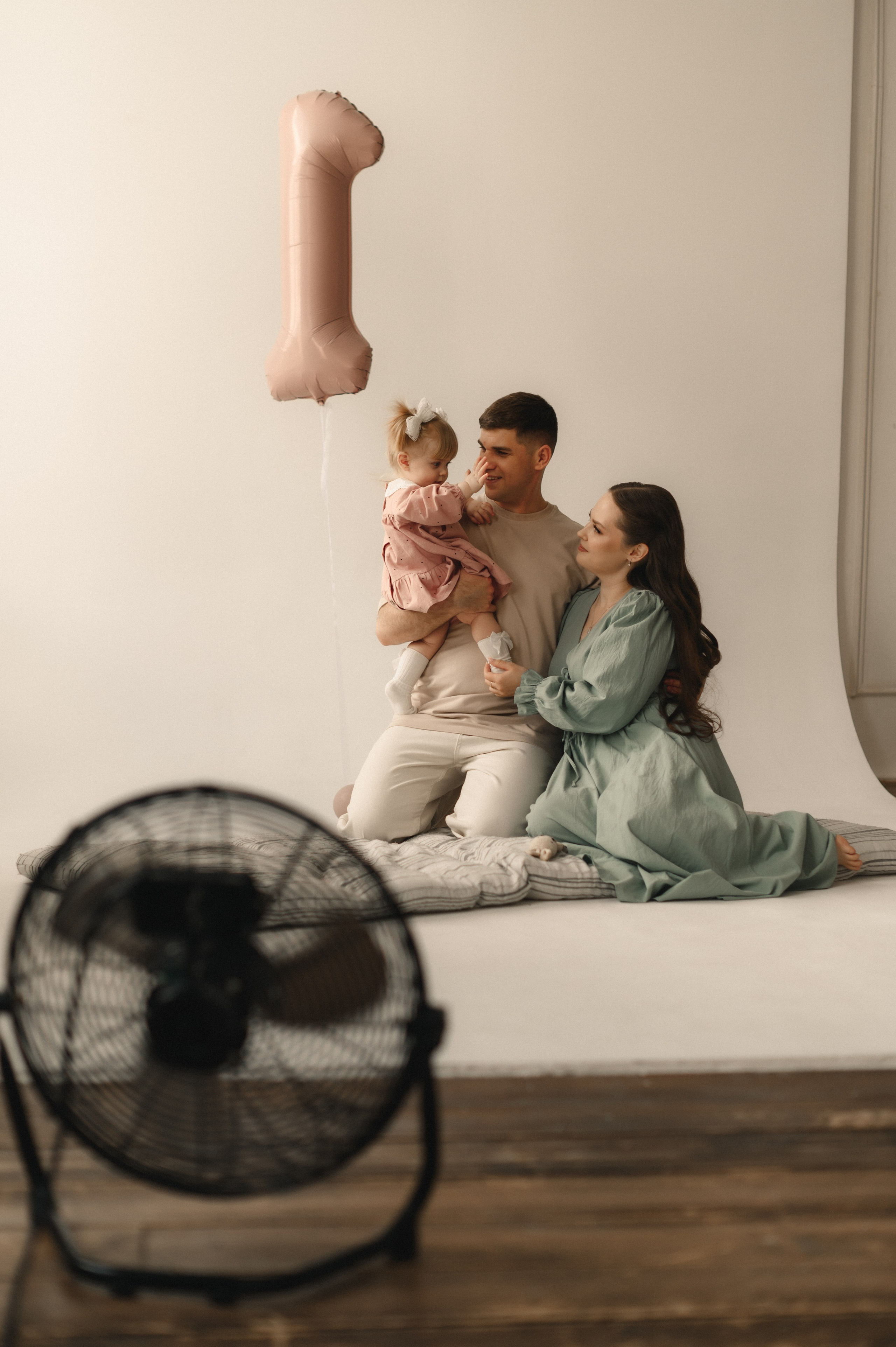 Годик Аделине. Студийная съёмка. Семейный фотограф в г. Ставрополь, Сорокина Мария