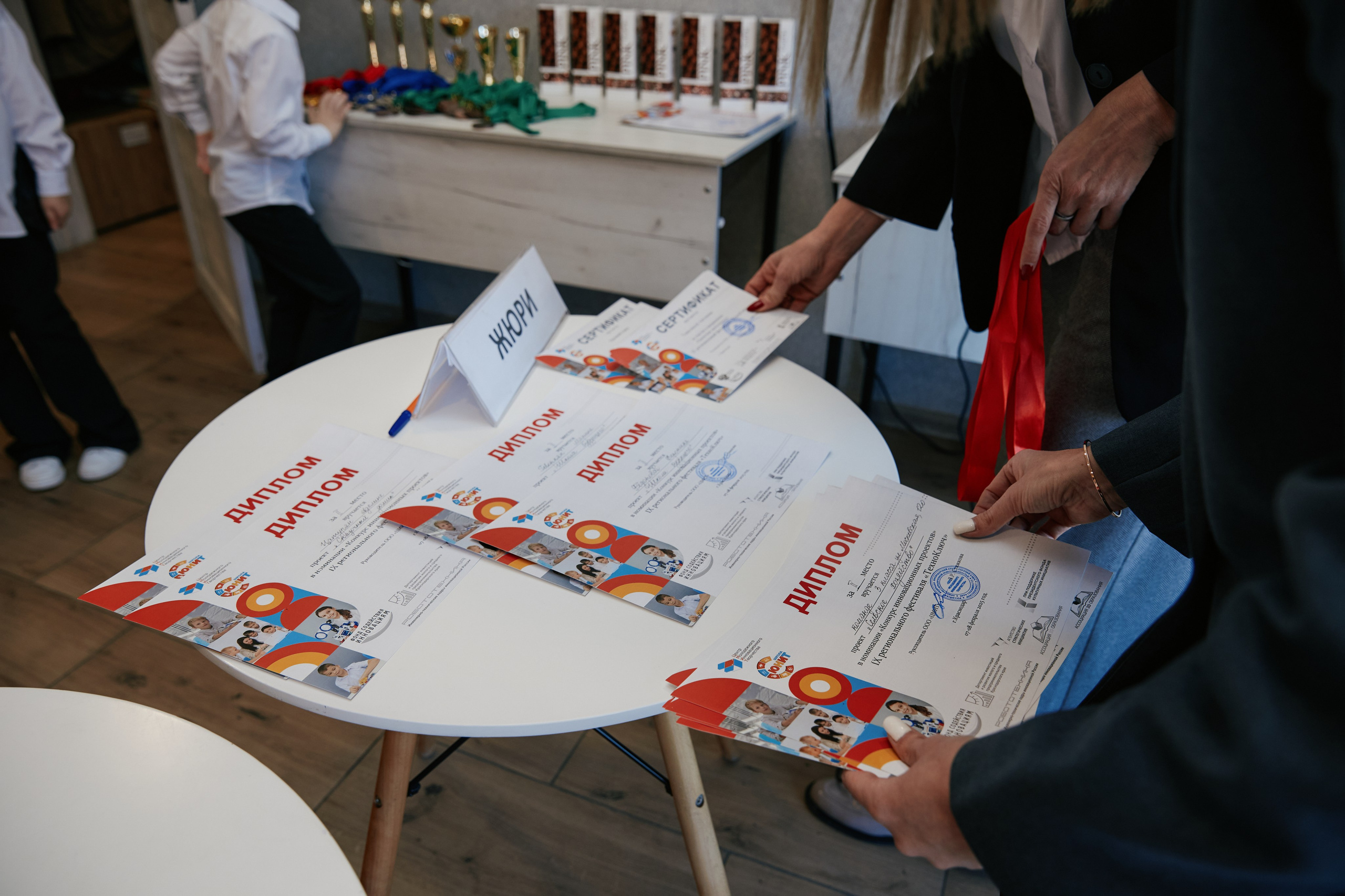 Фестиваль в школе Юнит 08.02. Свадебный репортажный фотограф краснодар максим дремов дрёмов фотосессия студия цена