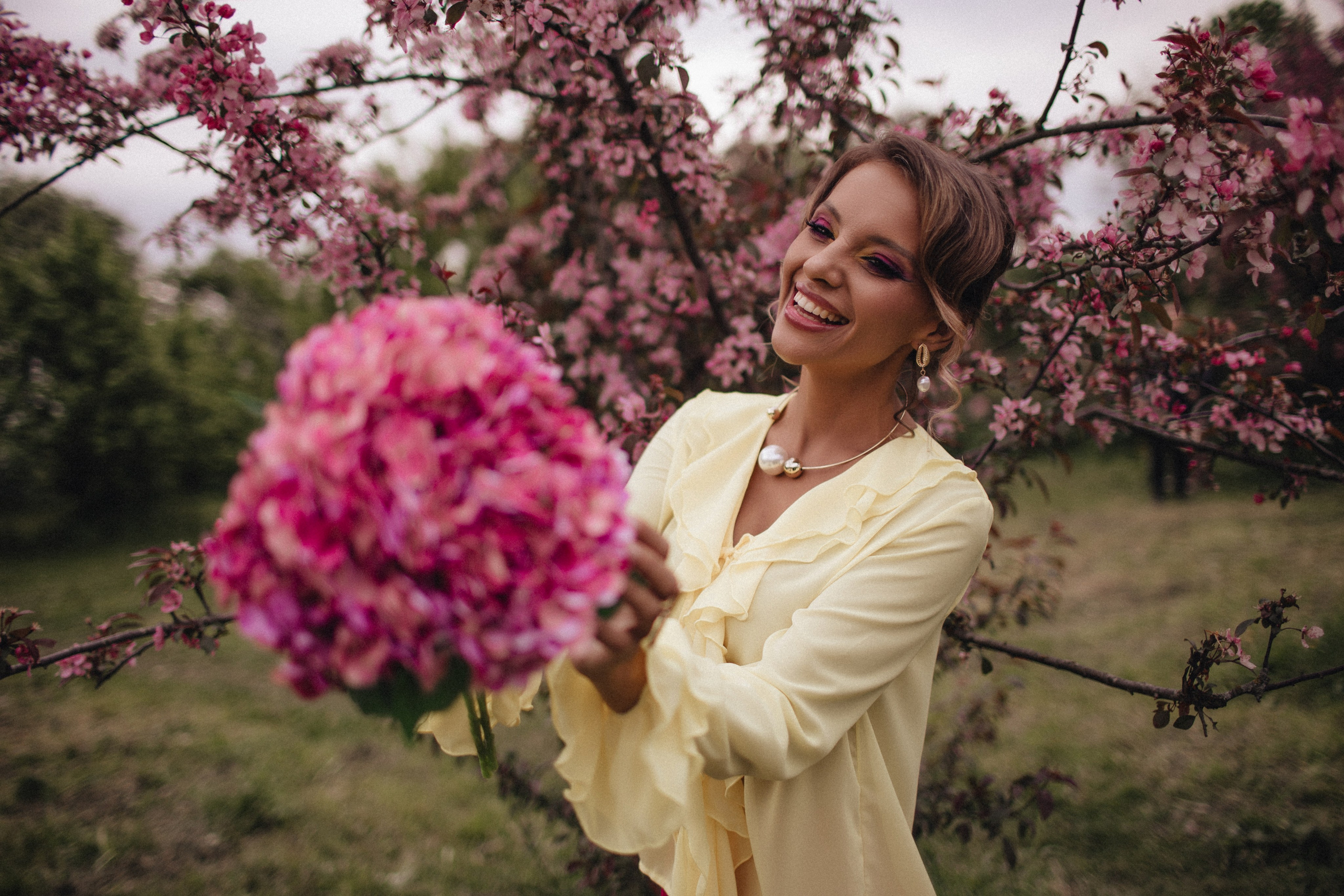 Фотосъемки в цветущих садах. Свадебный и семейный фотограф Спб Бошман Ирина