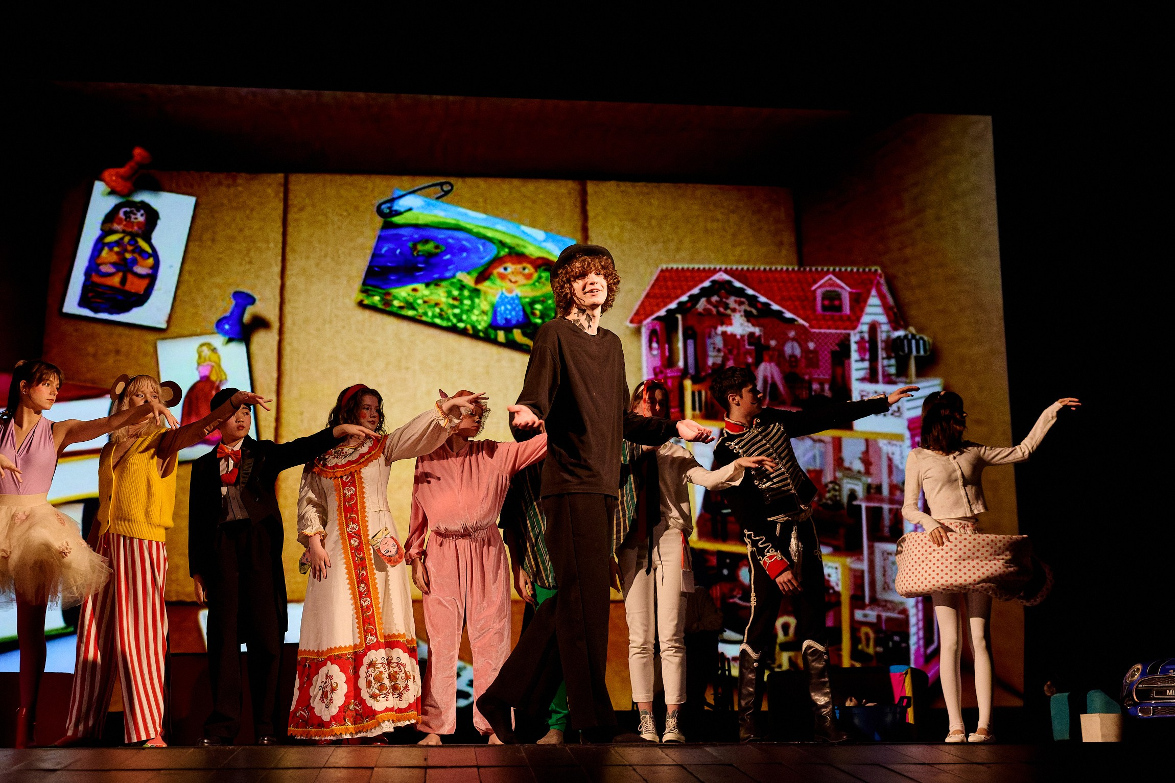 Спектакль «Про игрушки»