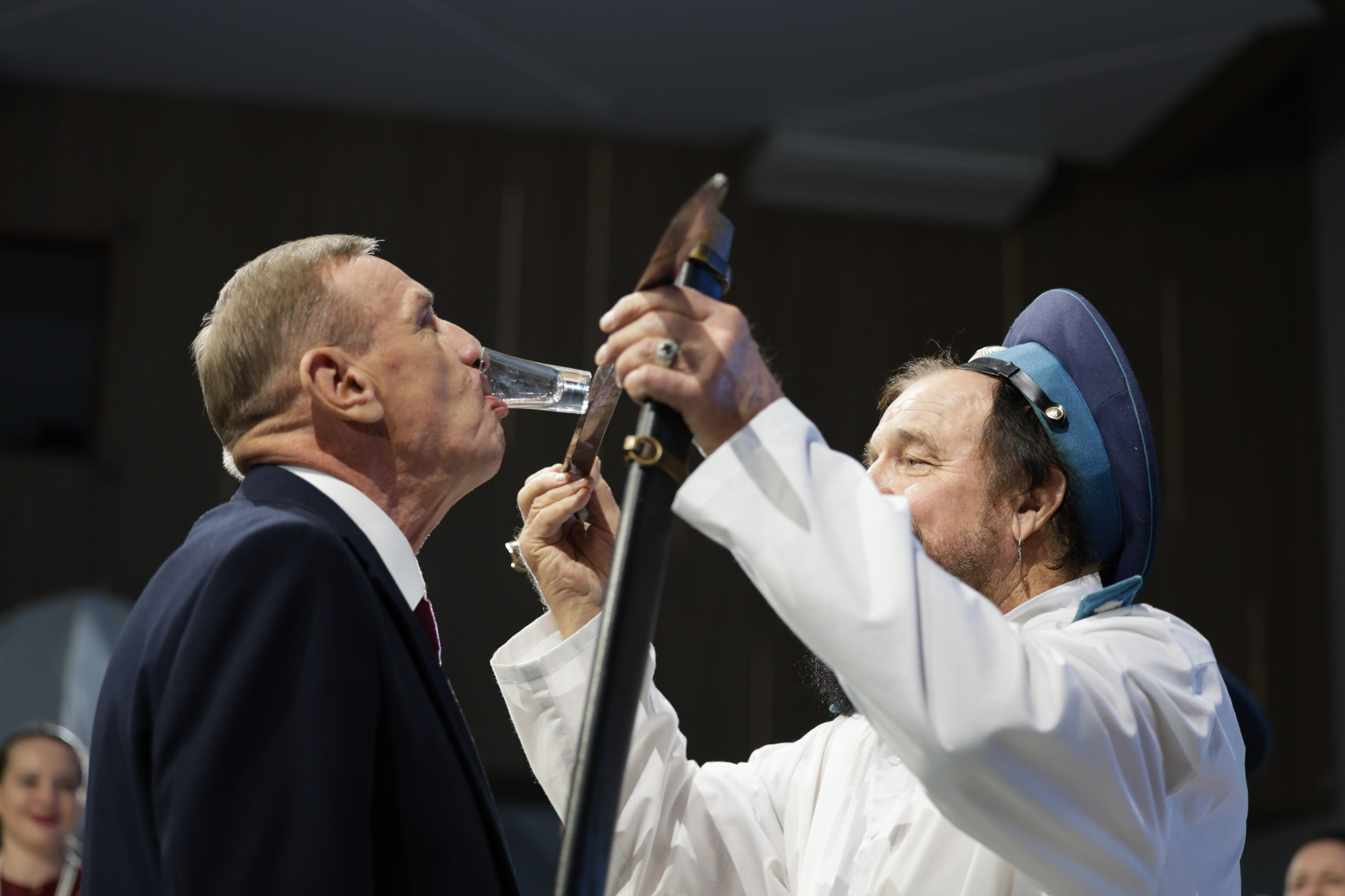 Прыжок длиною в жизнь. Фотограф свадебный, репортажный, индивидуальный, фото для маркетплейсов, брендов, автосалонов