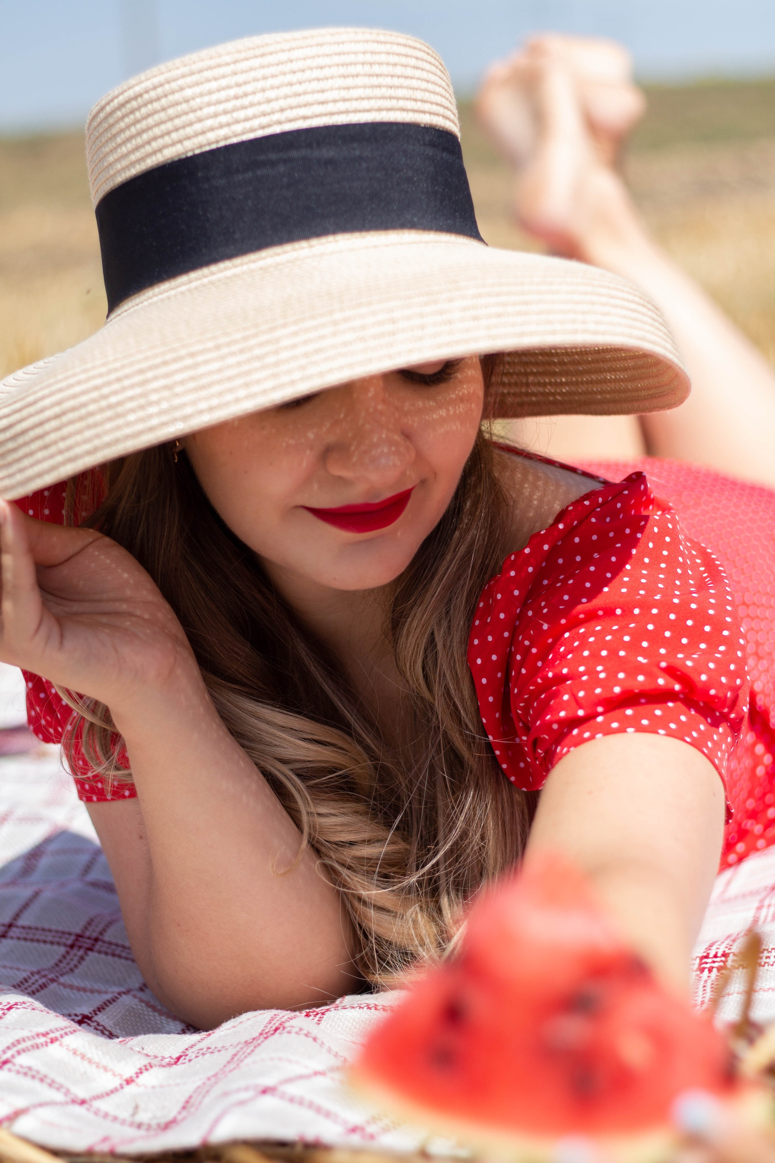 Анастасия дама в красном. Нечехова Виктория