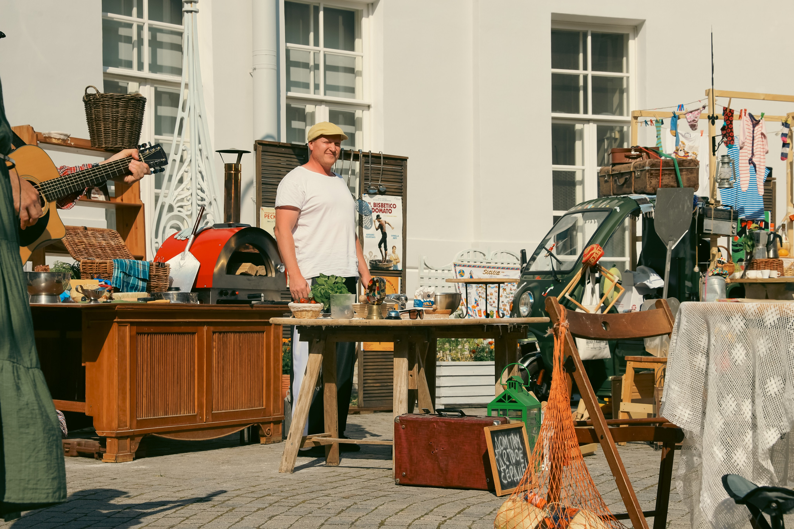 Театр Вкуса, Приключения итальянцев в России