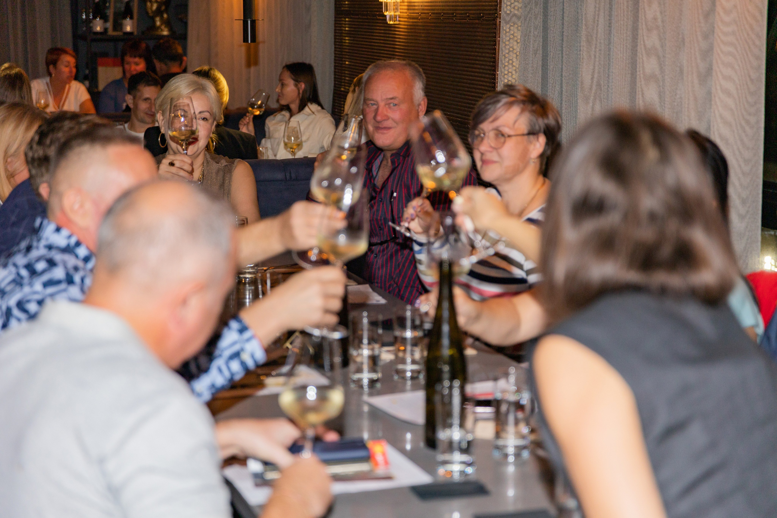 Дигустация вина от магазина Дилан в ресторане Кантина. Выпускные альбомы во Владивостоке