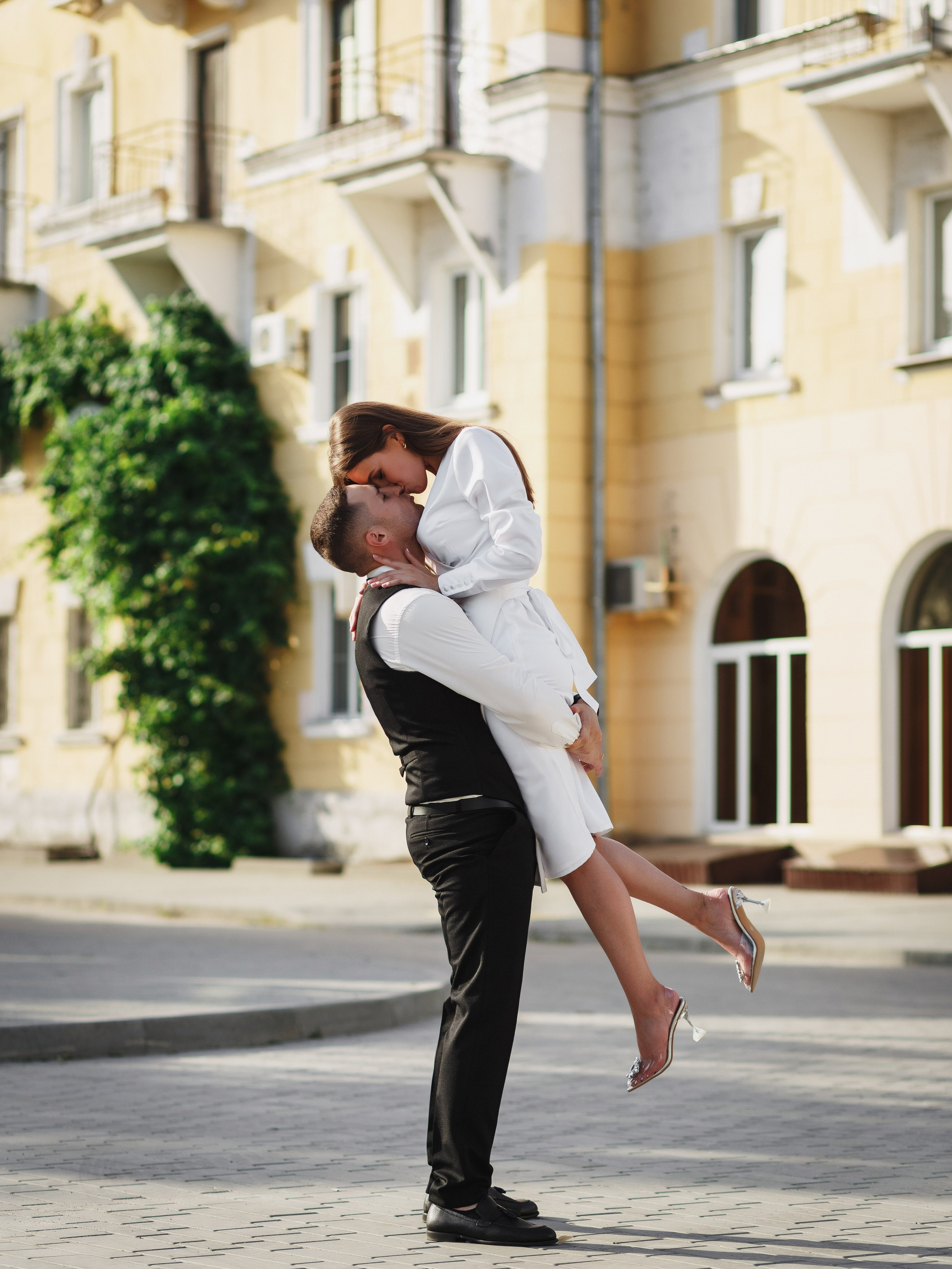 Свадебный фотограф Таганрог — фотосессия в центре города и банкет в коттедже «Виктория». Свадебный и семейный фотограф в Таганроге Бакарюк Антон