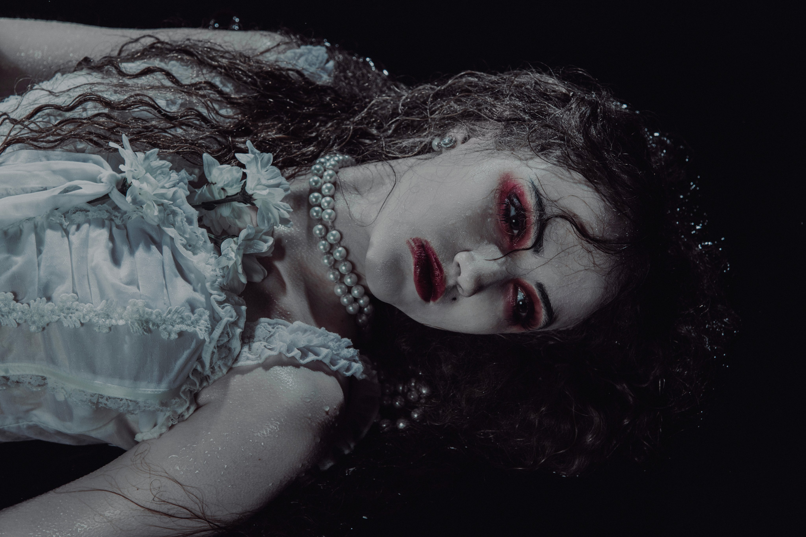 Труп невесты. Фотограф Anita Mivchas