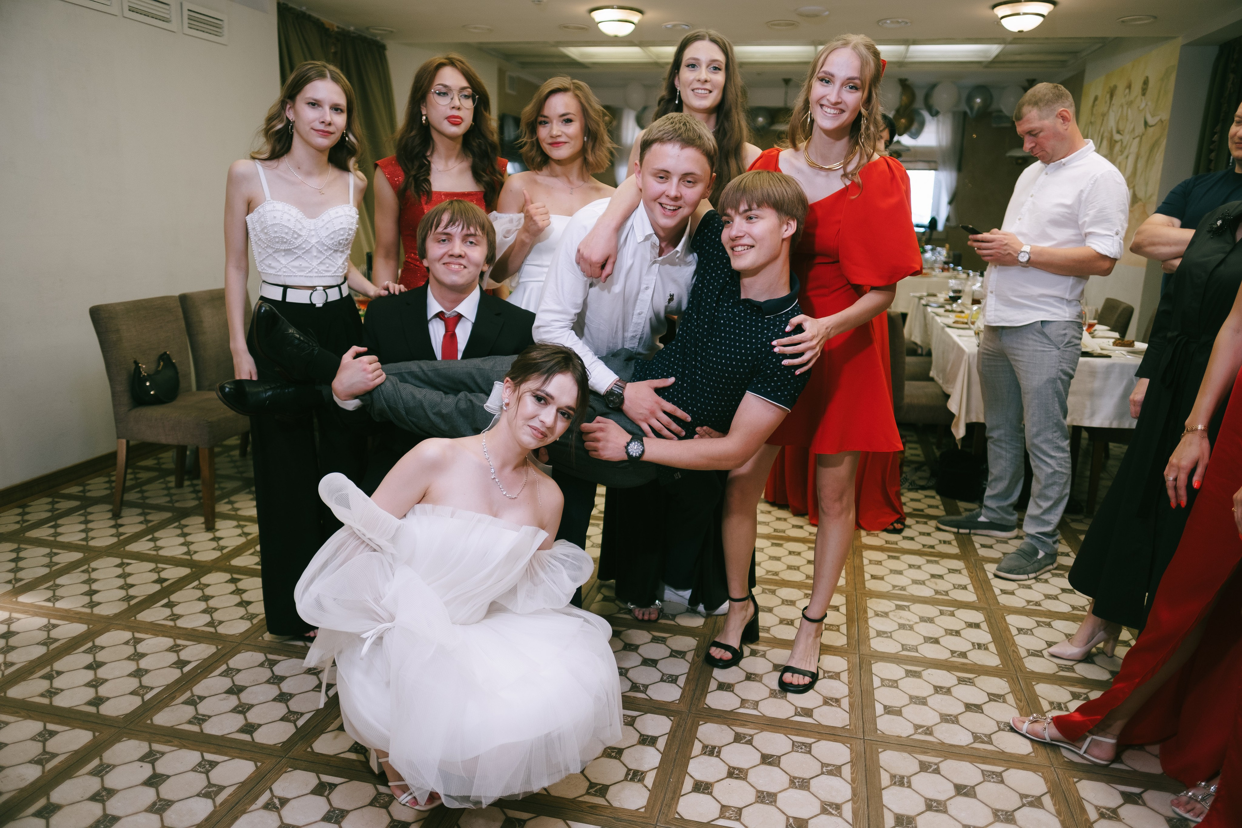 Выпускной школа 33. Свадебный и репортажной фотограф Денис Ожигин в Краснодаре и Краснодарском крае