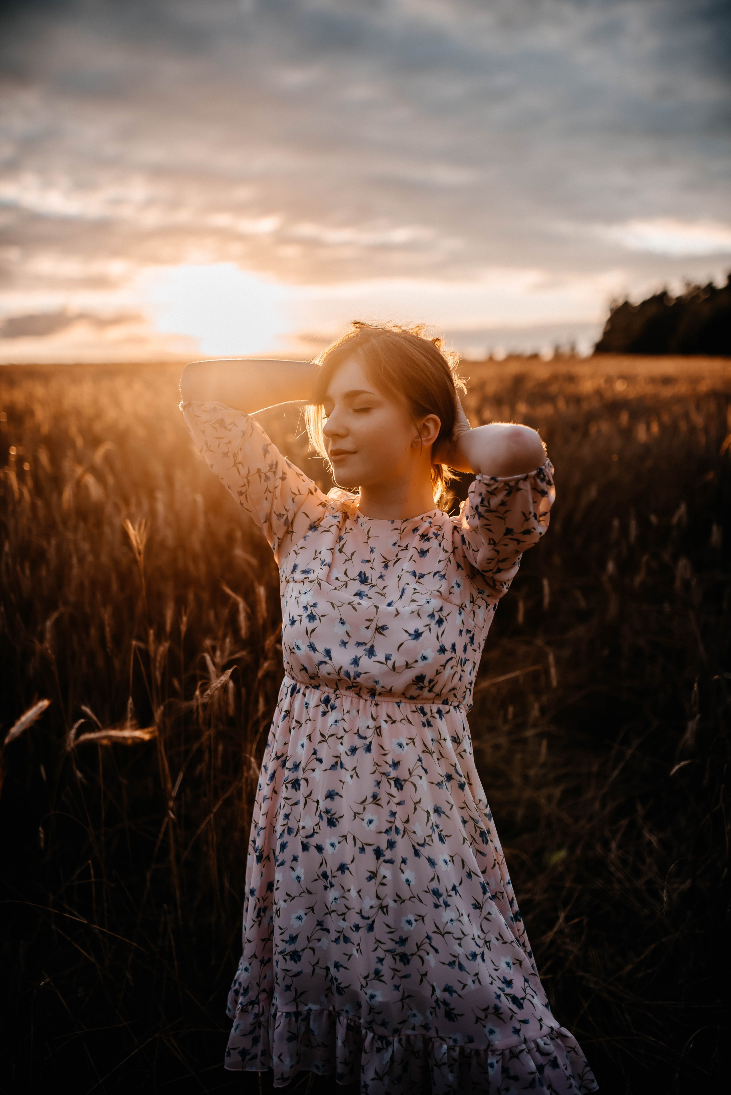 Маша, лето, закат. Главная