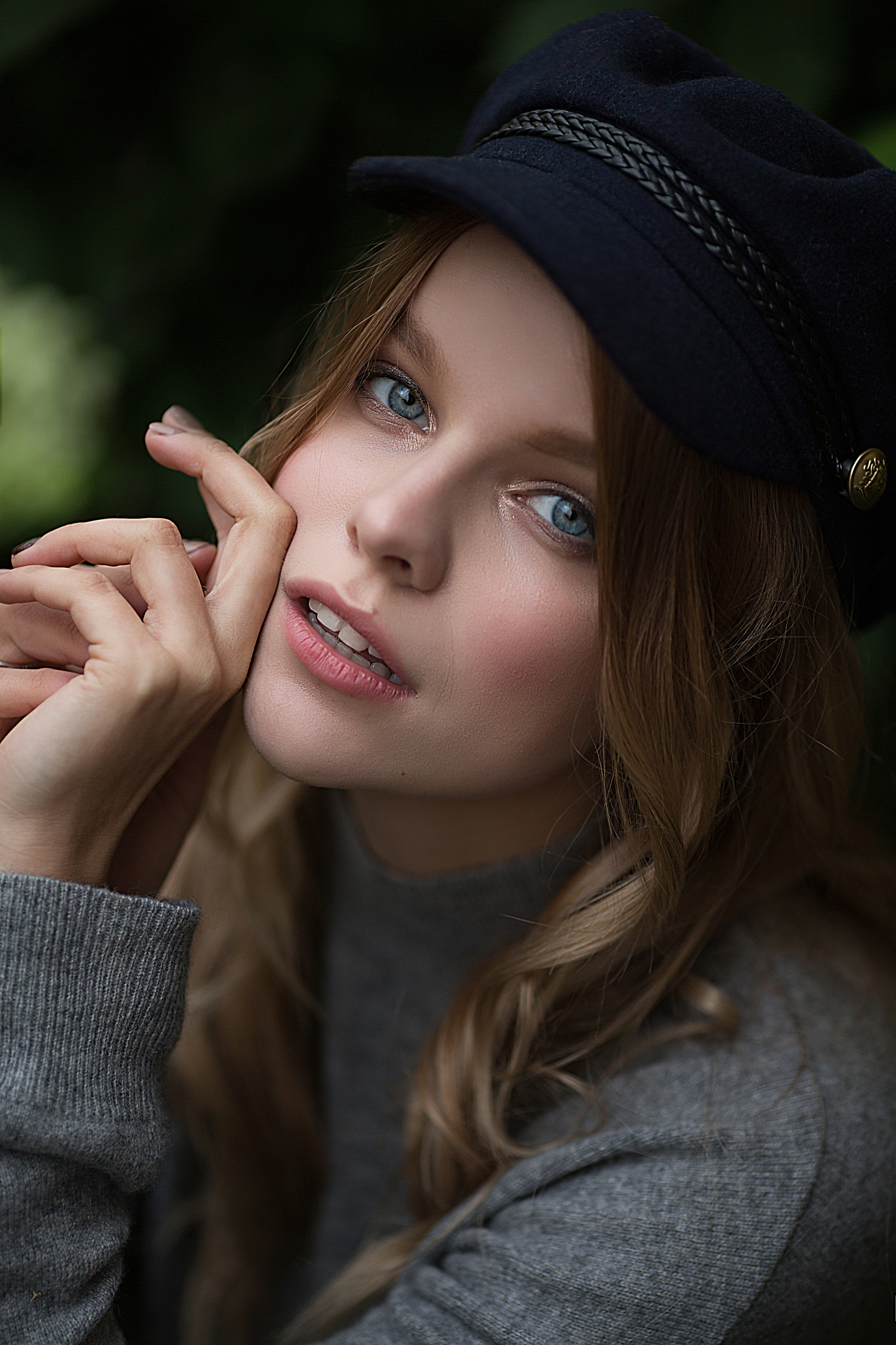 Съемка девушки в гортензиях. Портретный фотограф в Санкт-Петербурге