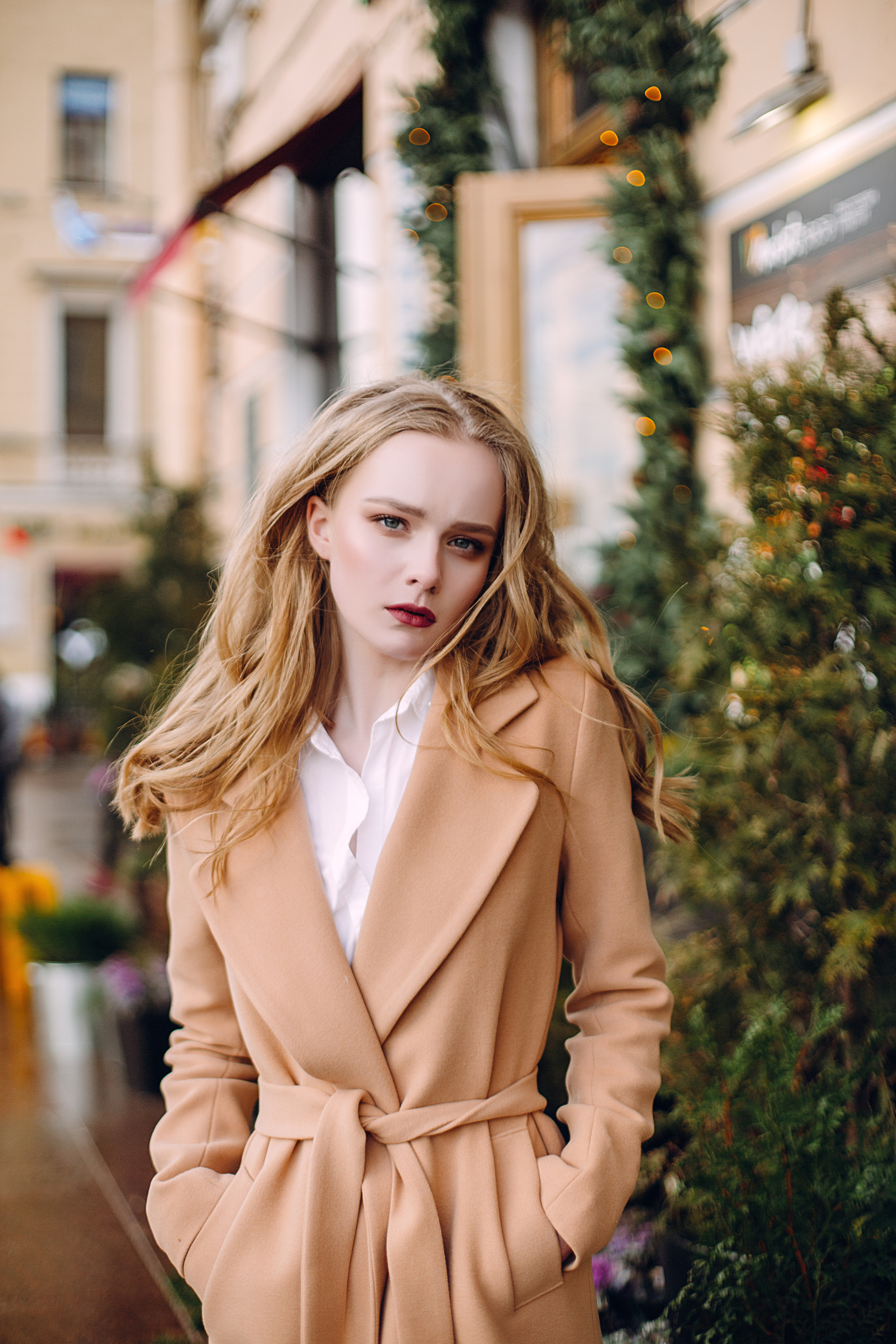 Предрождественская съемка девушки на улице. Портретный фотограф в Санкт-Петербурге
